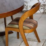 Baumann extendable round table