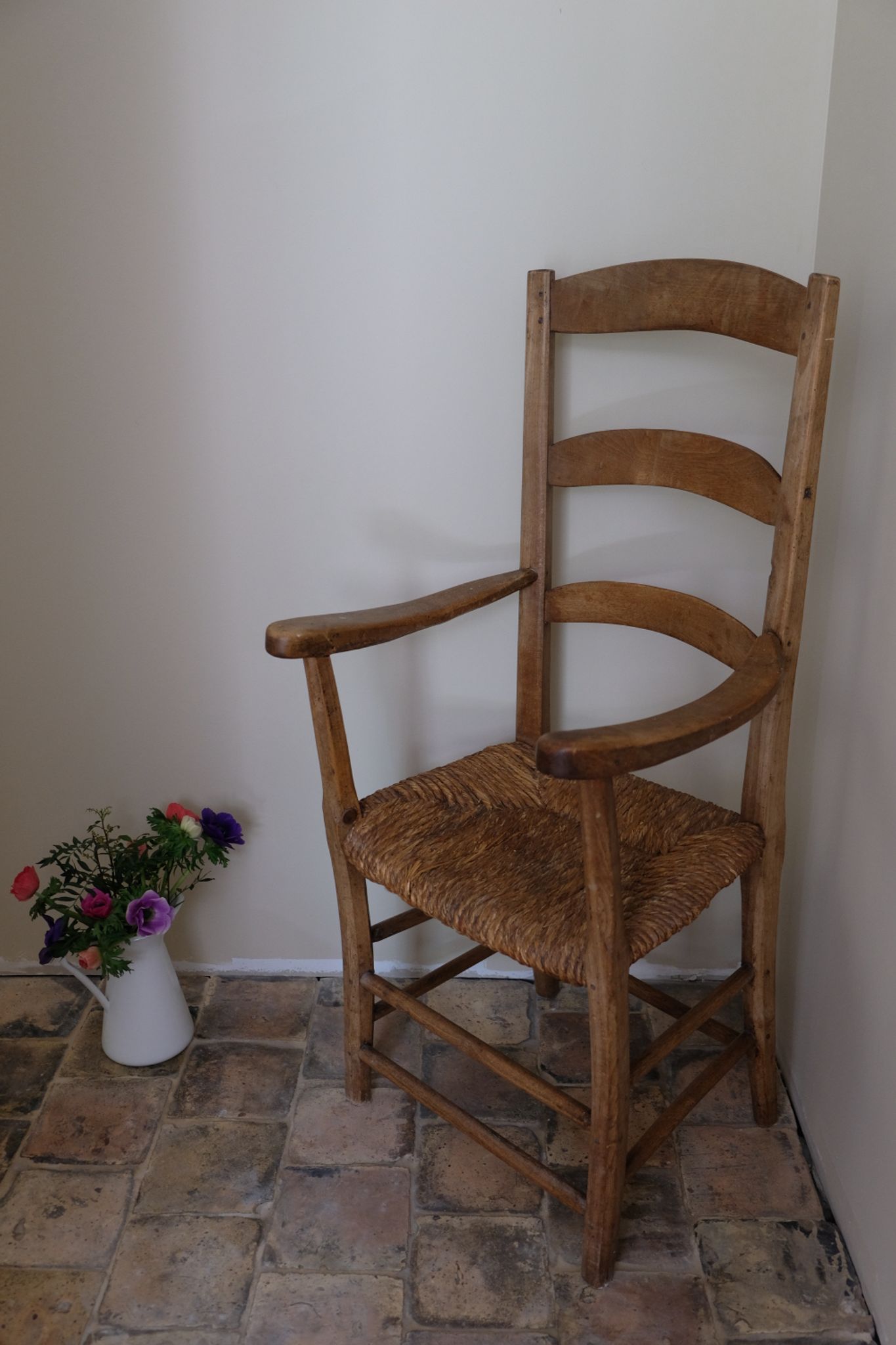 Straw armchair