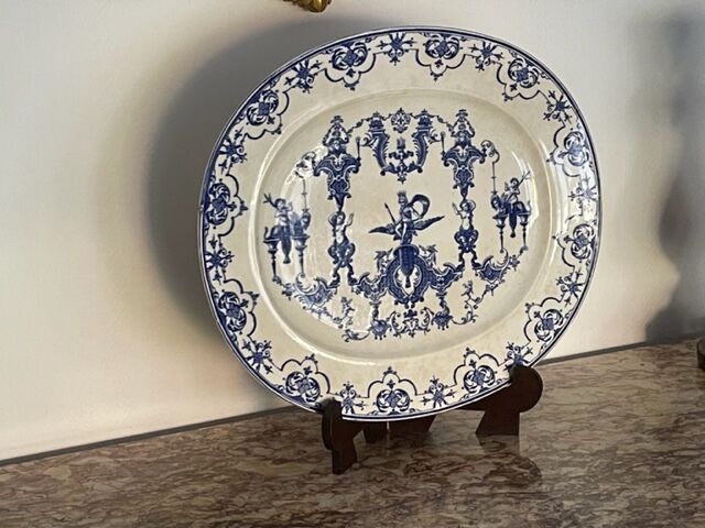 Dish Jules Vieillard Bordeaux 48 cm, 19th century.