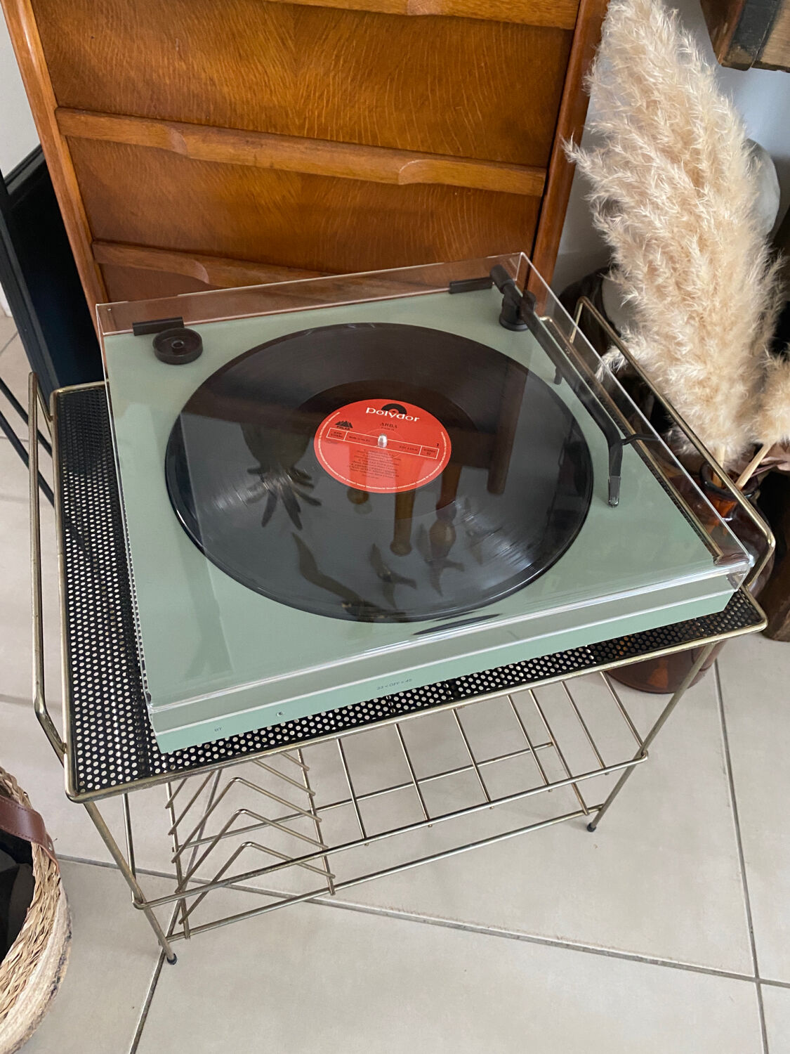 Vintage vinyl table