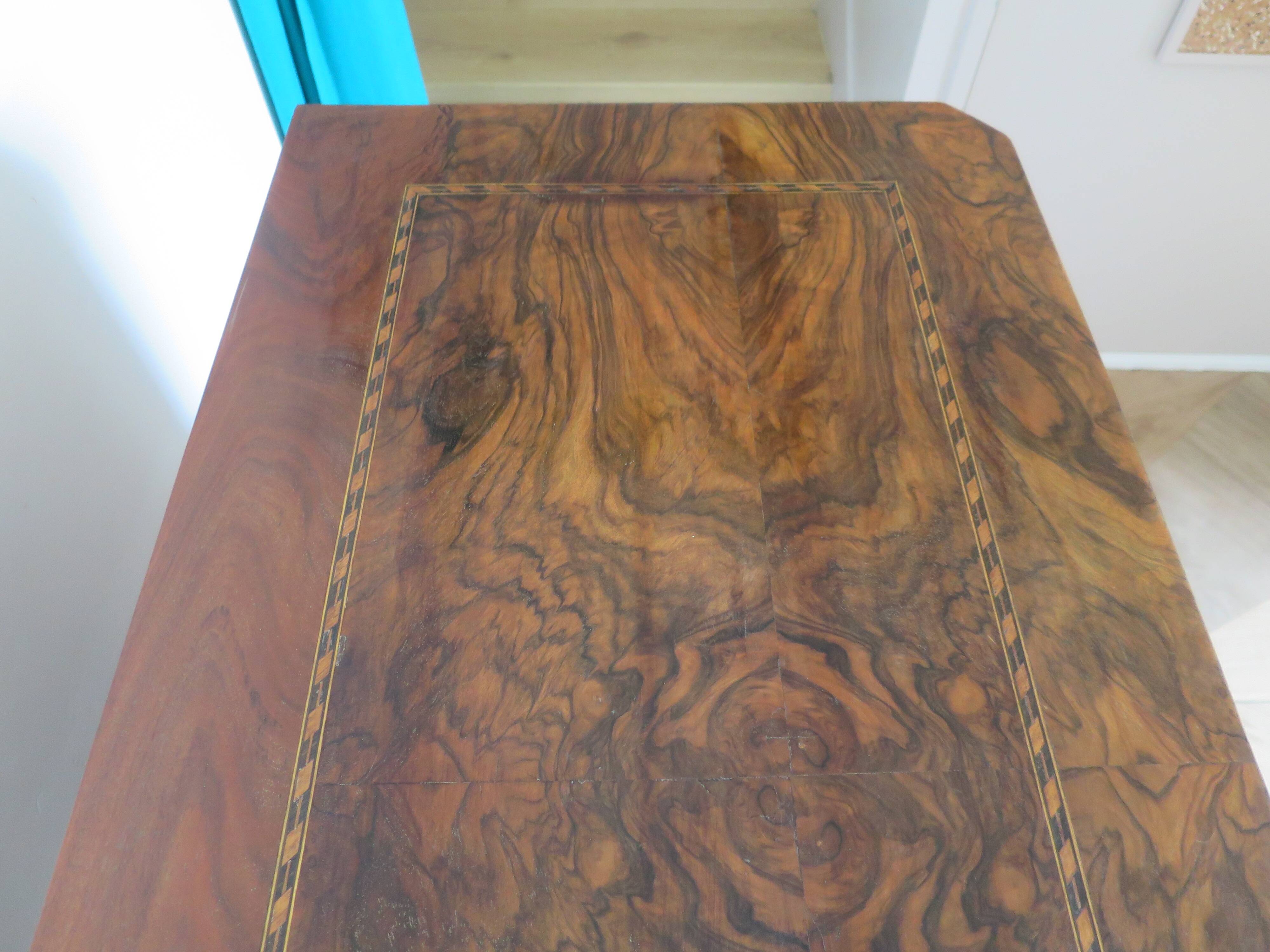 Antique oak burr chest of drawers - 4 drawers - marquetry inlay from the early 21st century
