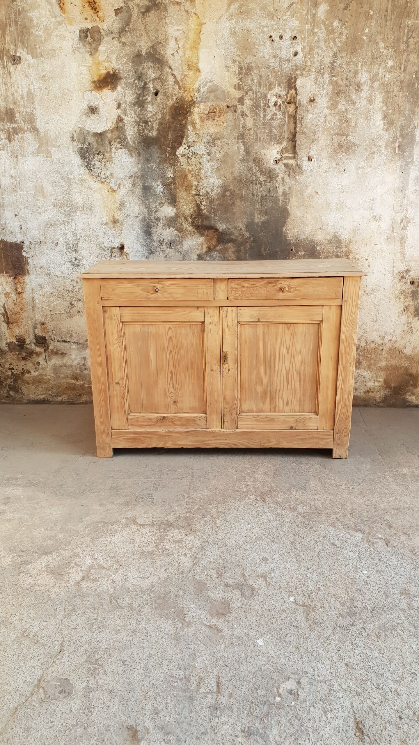 Old pine buffet