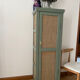 Petite armoire vert celadon et jute