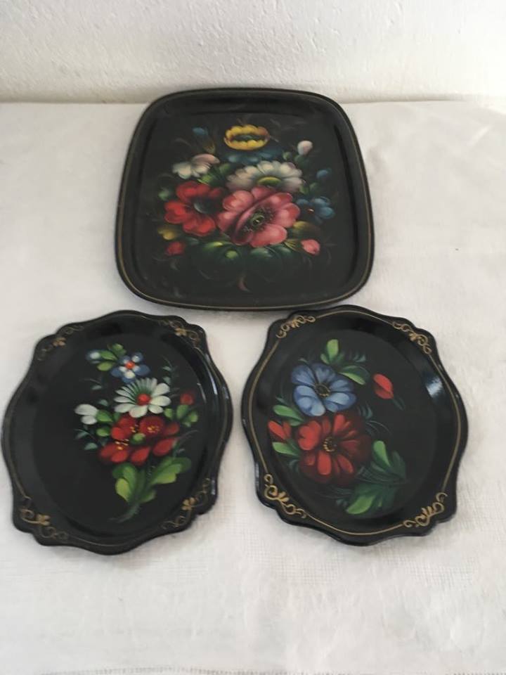Lot three trays floral pattern hand painted origin Russia