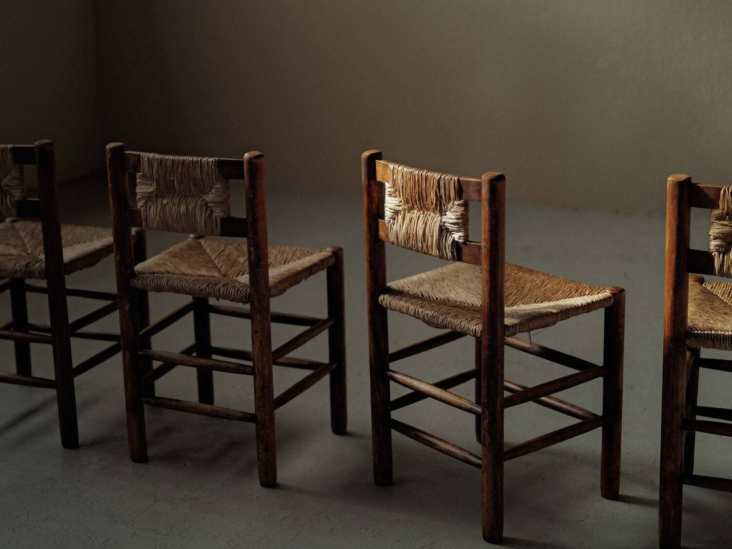 Handcrafted chairs in solid pine and woven straw – France, circa 1950
