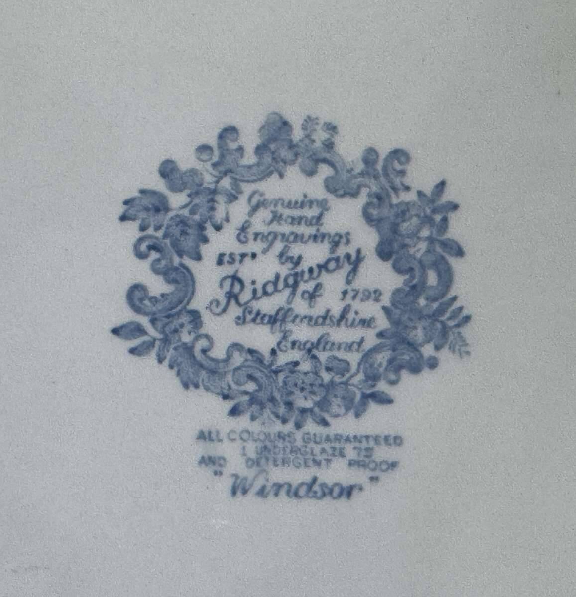 English porcelain service Ridway Staffordshire from the 1980s.