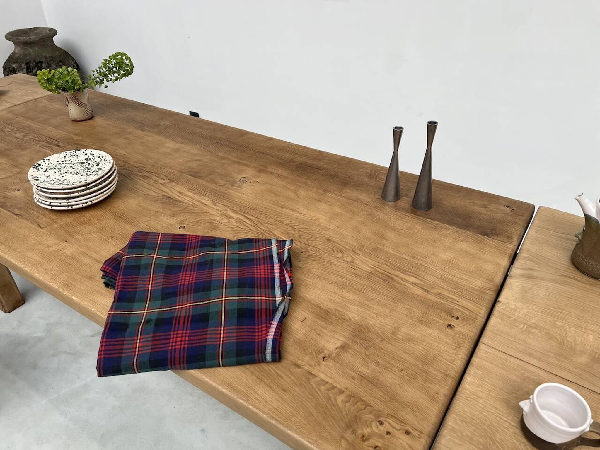 Large farm table from the 60s, in solid oak, with extensions