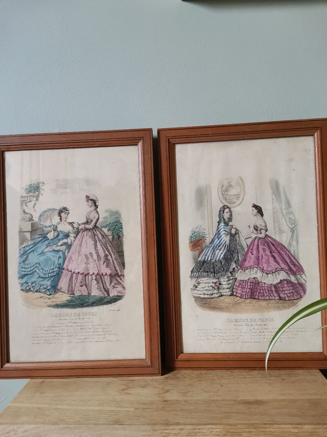 Set of 2 engravings framed