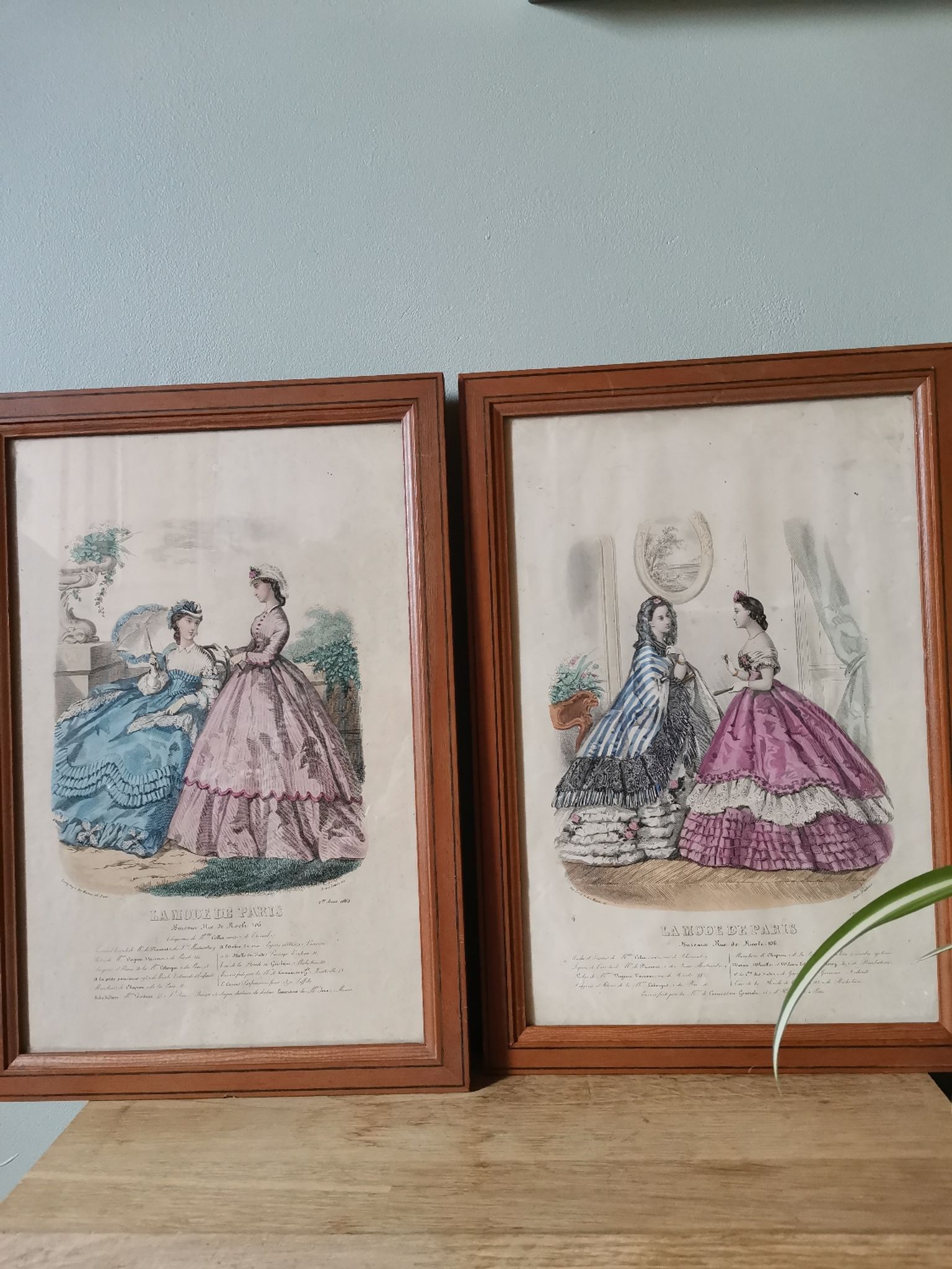 Set of 2 engravings framed