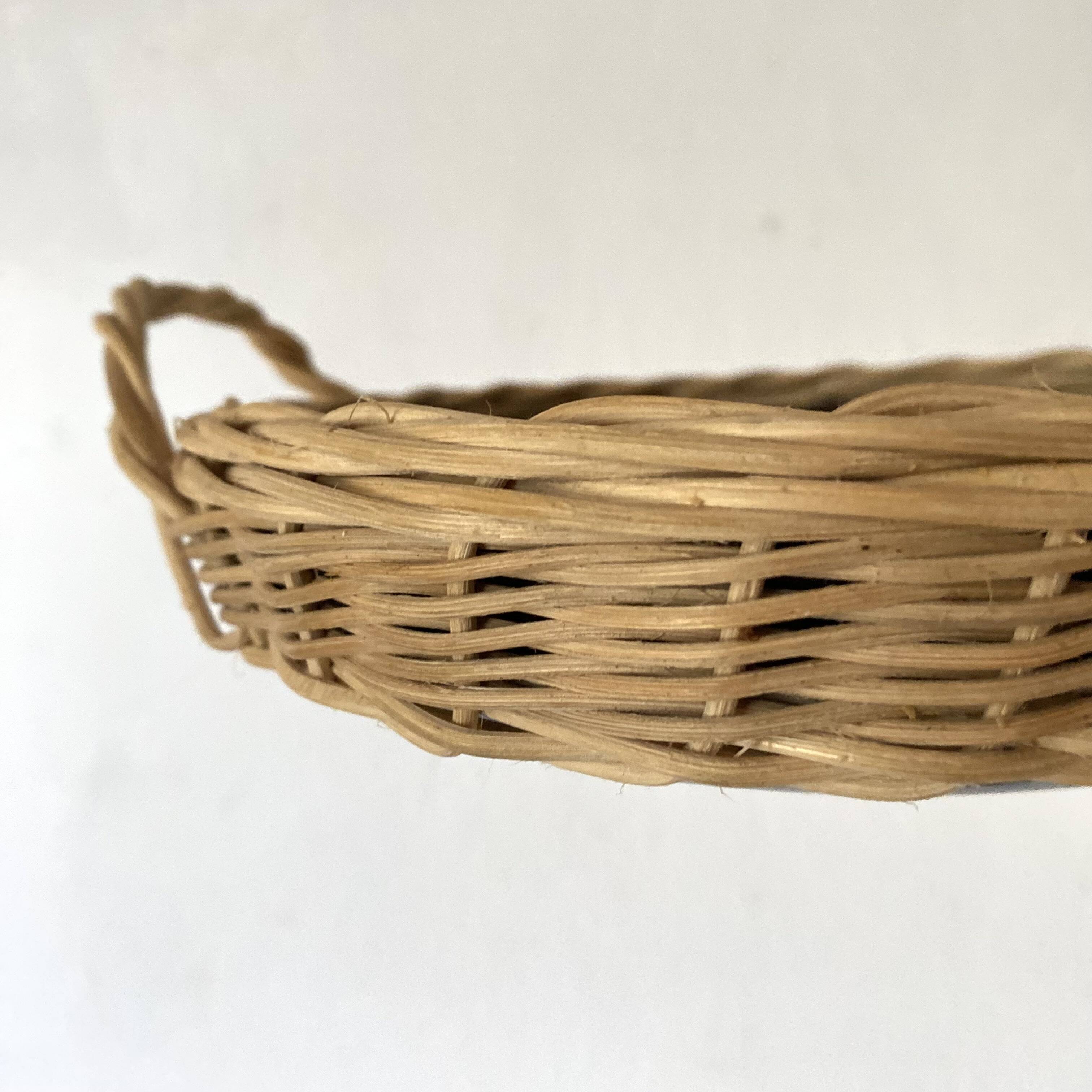 Alsatian wicker and ceramic bird dish