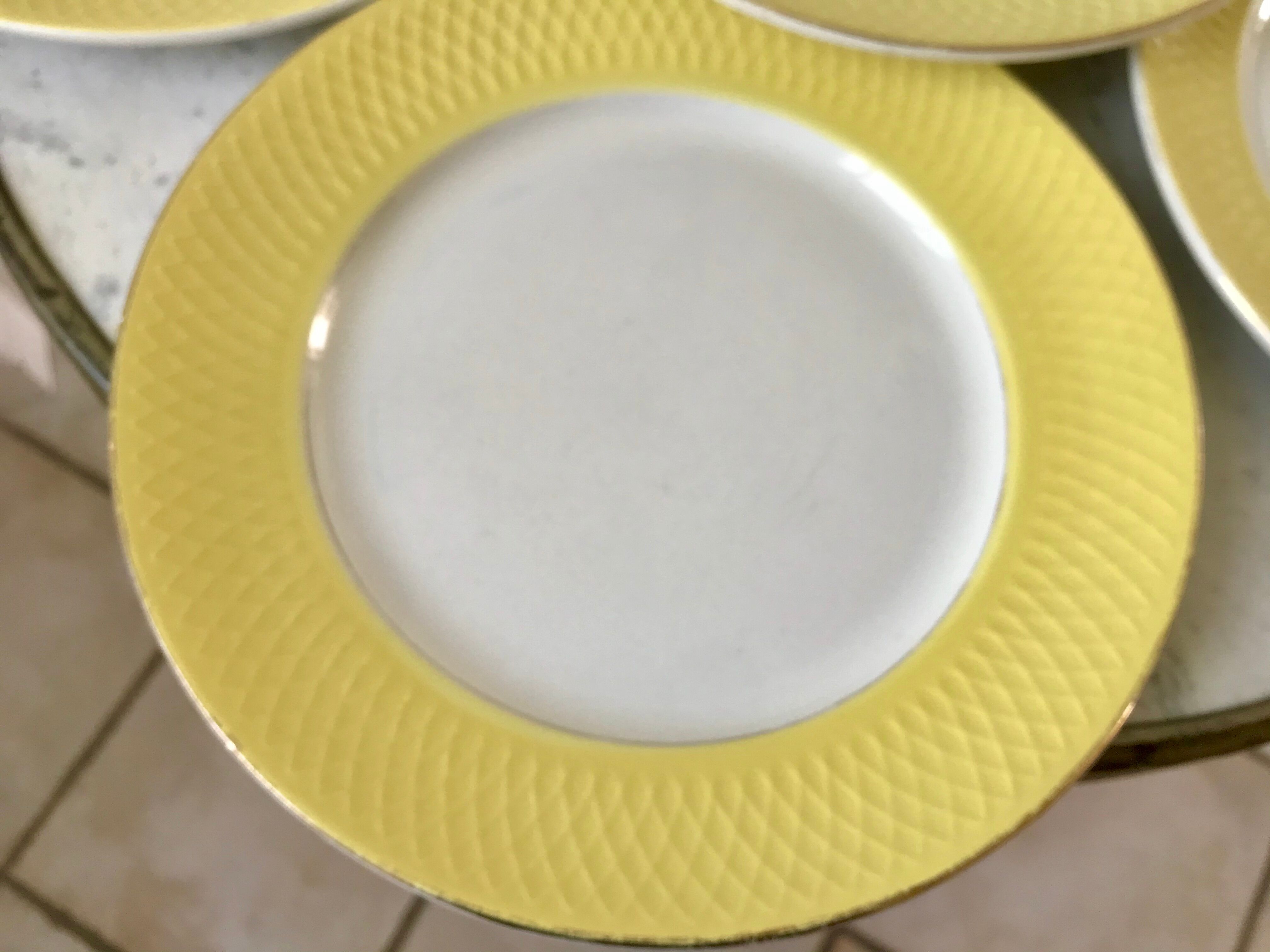set of 6 flat plates Moulin des Loups textured canary yellow 50s