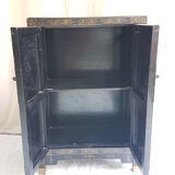 Chinese Bahut in 2-door laque