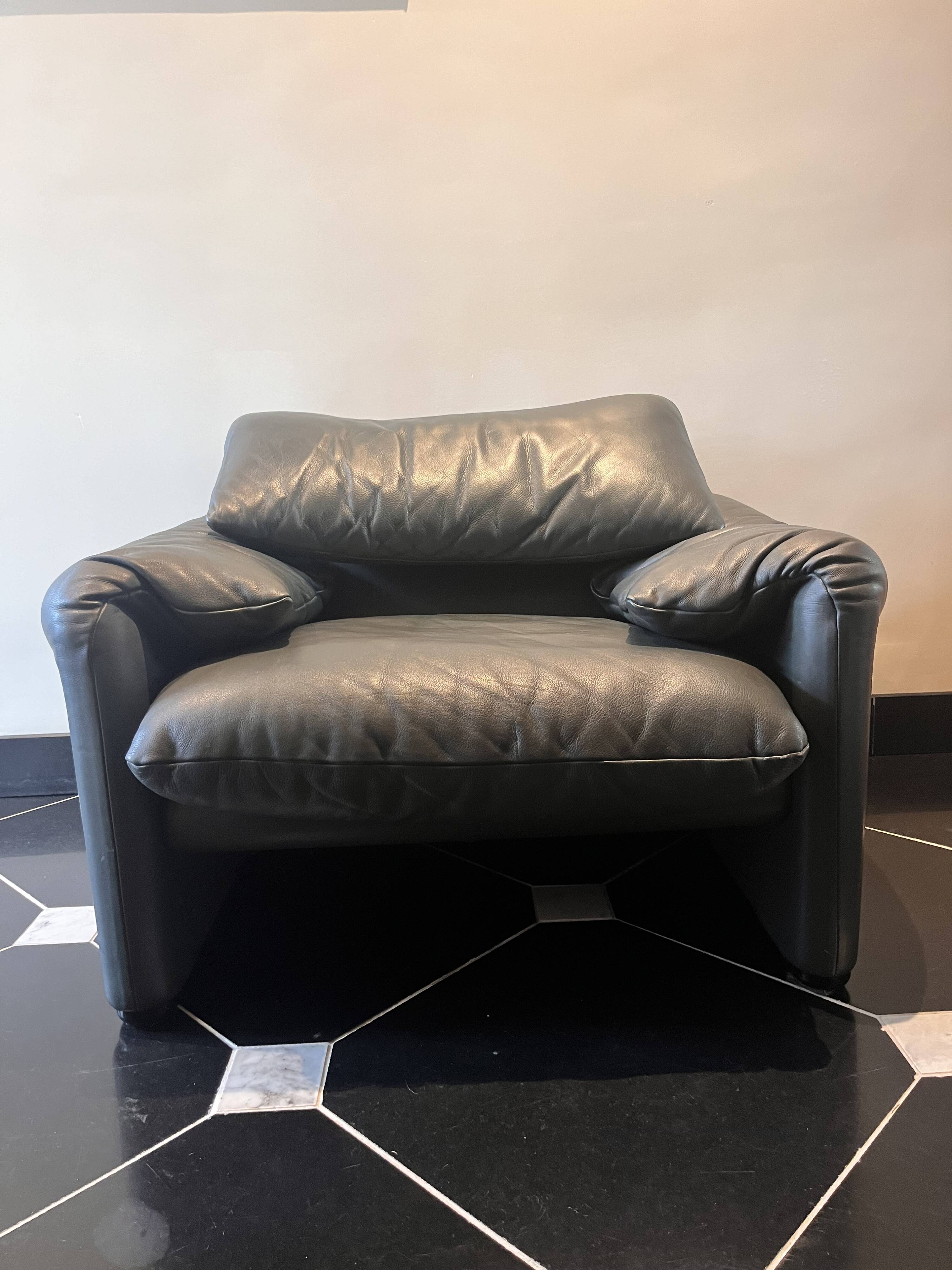 Vico magistretti, Maralunga for Cassina, in Leather with Footrest