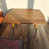 Table à manger et table basse vintage en une seule pièce