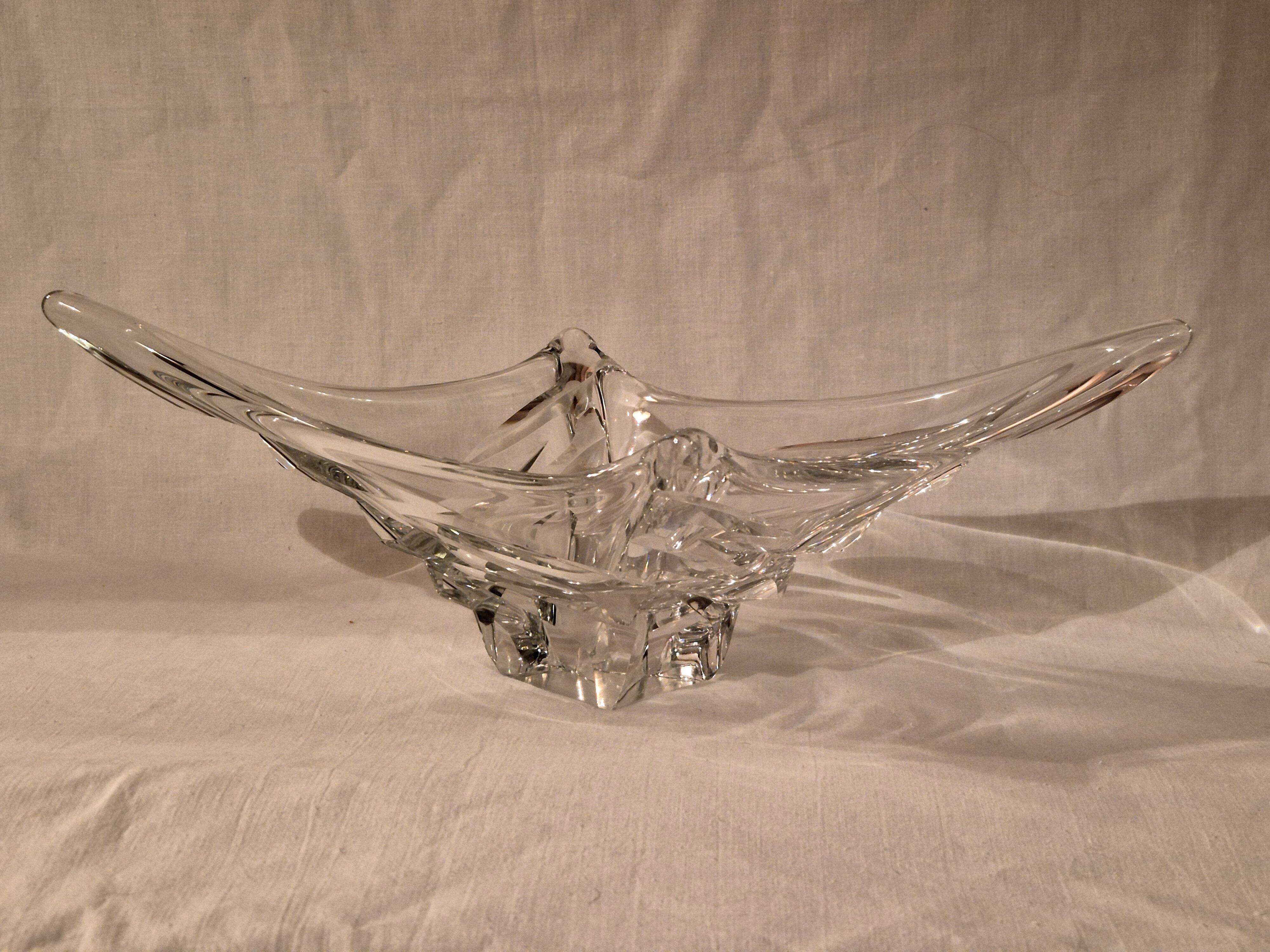 Cut crystal bowl signed daum france a459