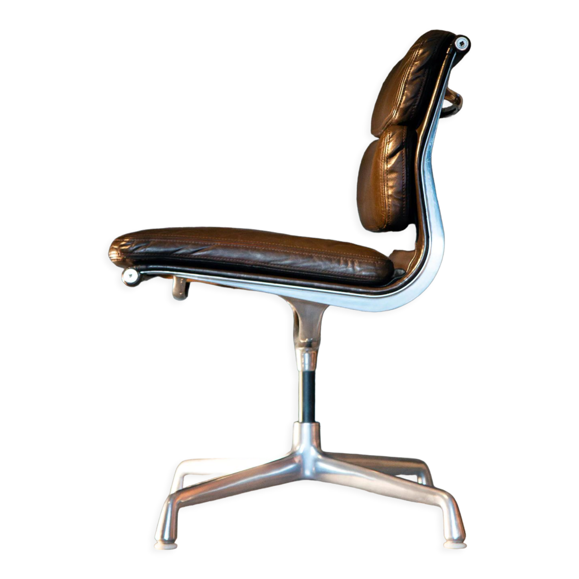 Eames Soft pad EA205 armchair, Herman Miller edition 1970