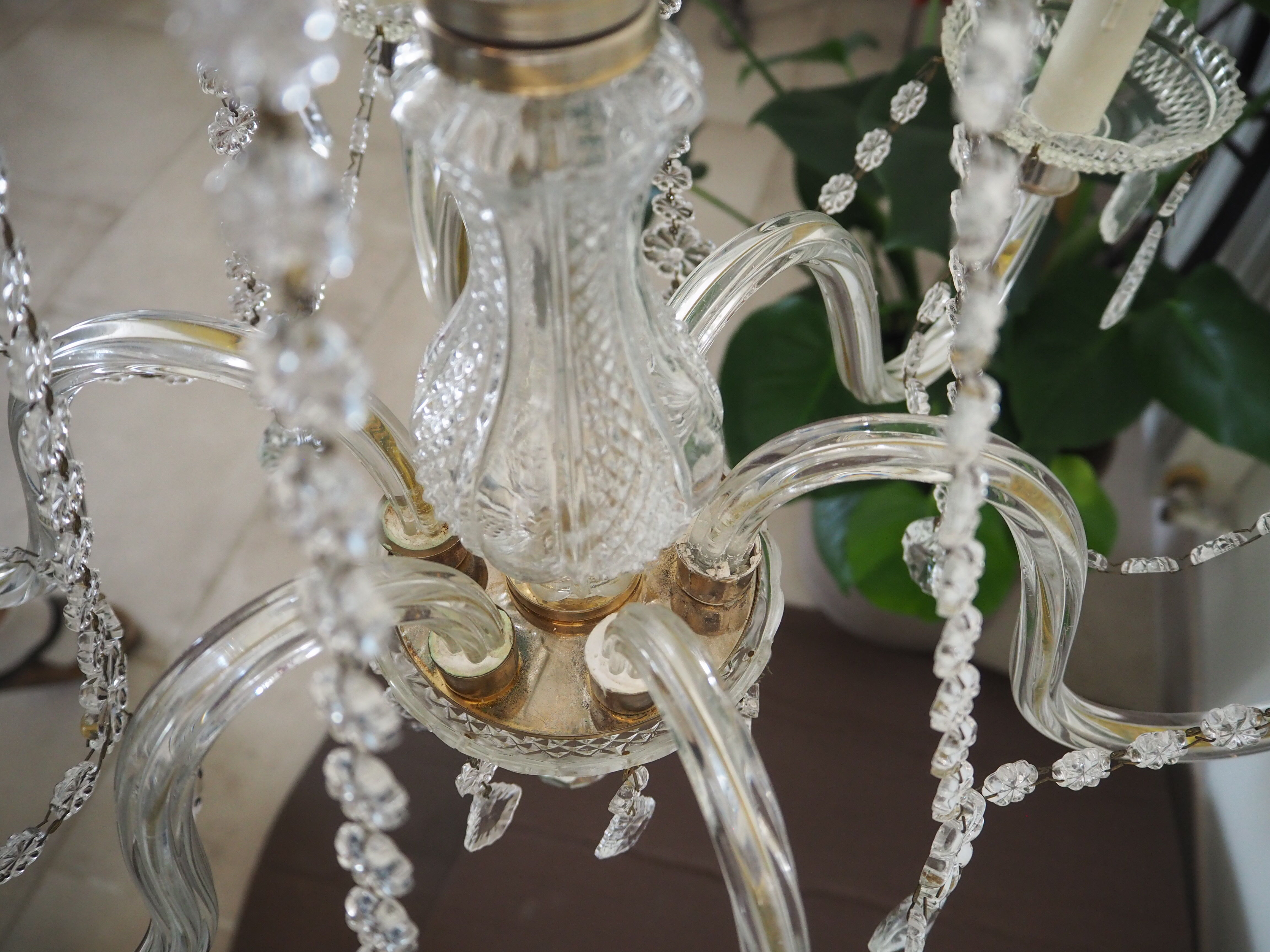 6-light chandelier with tassels