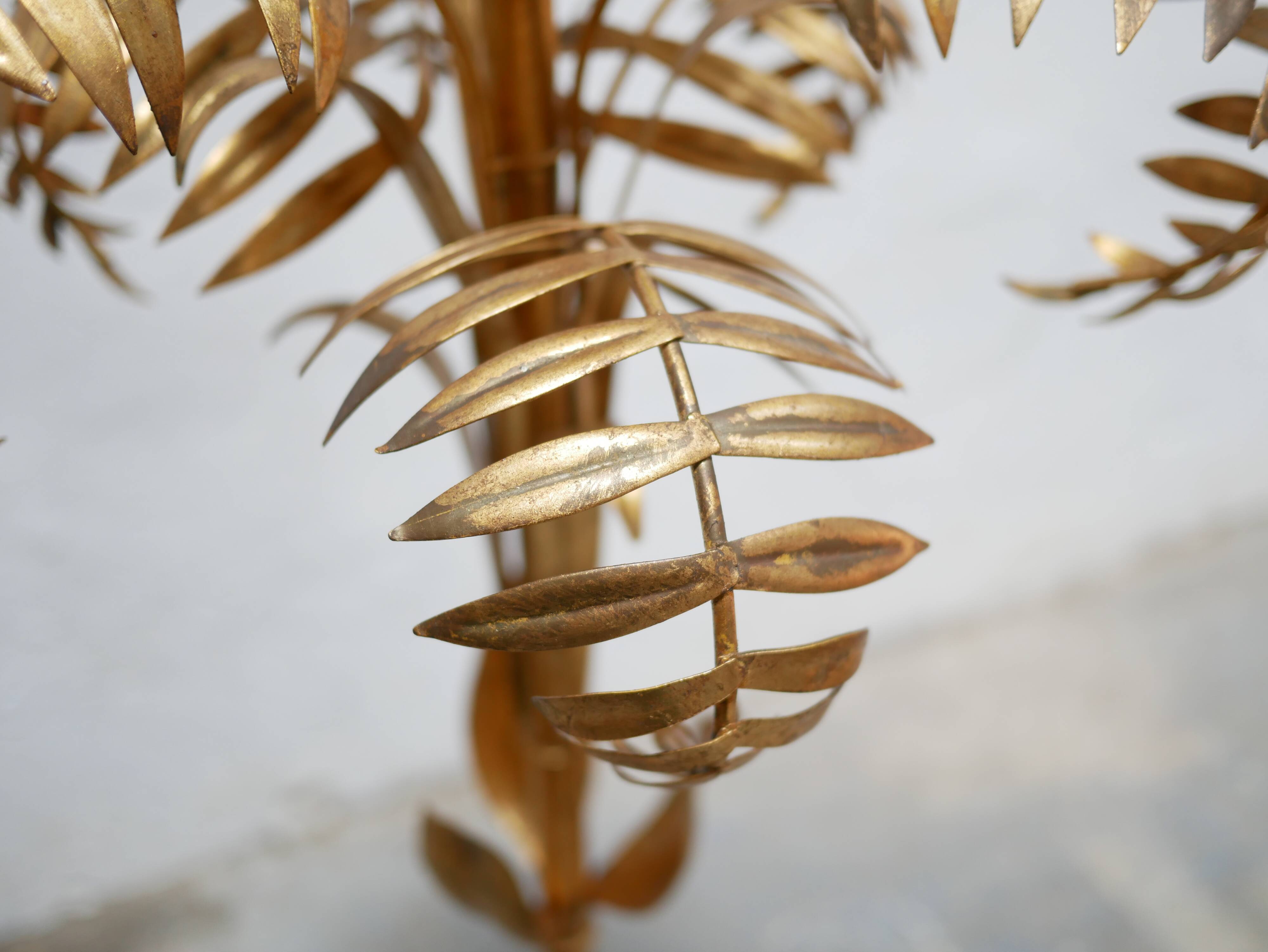 Vintage palm lamp in gilded metal