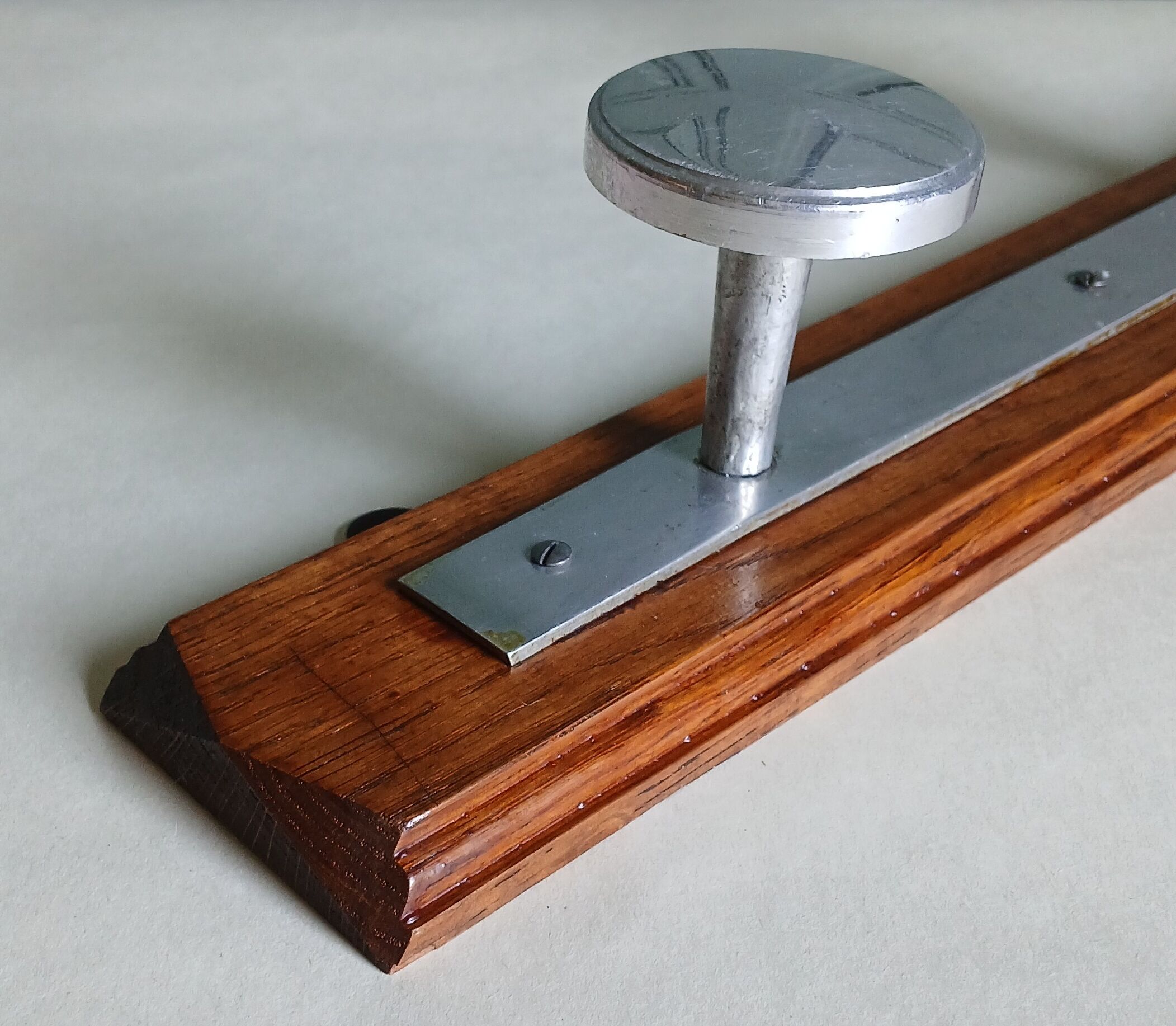 Coat rack with 2 hooks Art Deco in oak & aluminium, 1930