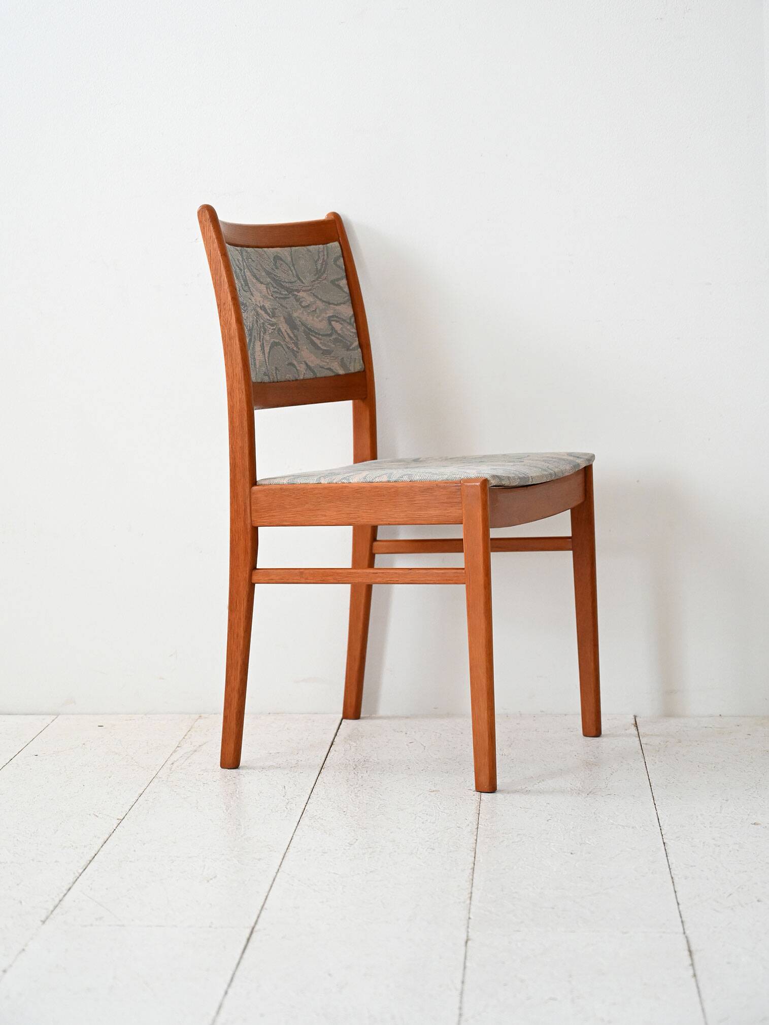 Ensemble de 4 chaises scandinaves en teck des années 1960 avec revêtement d'origine