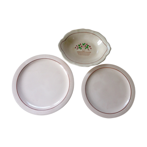 ensemble de plats anciens