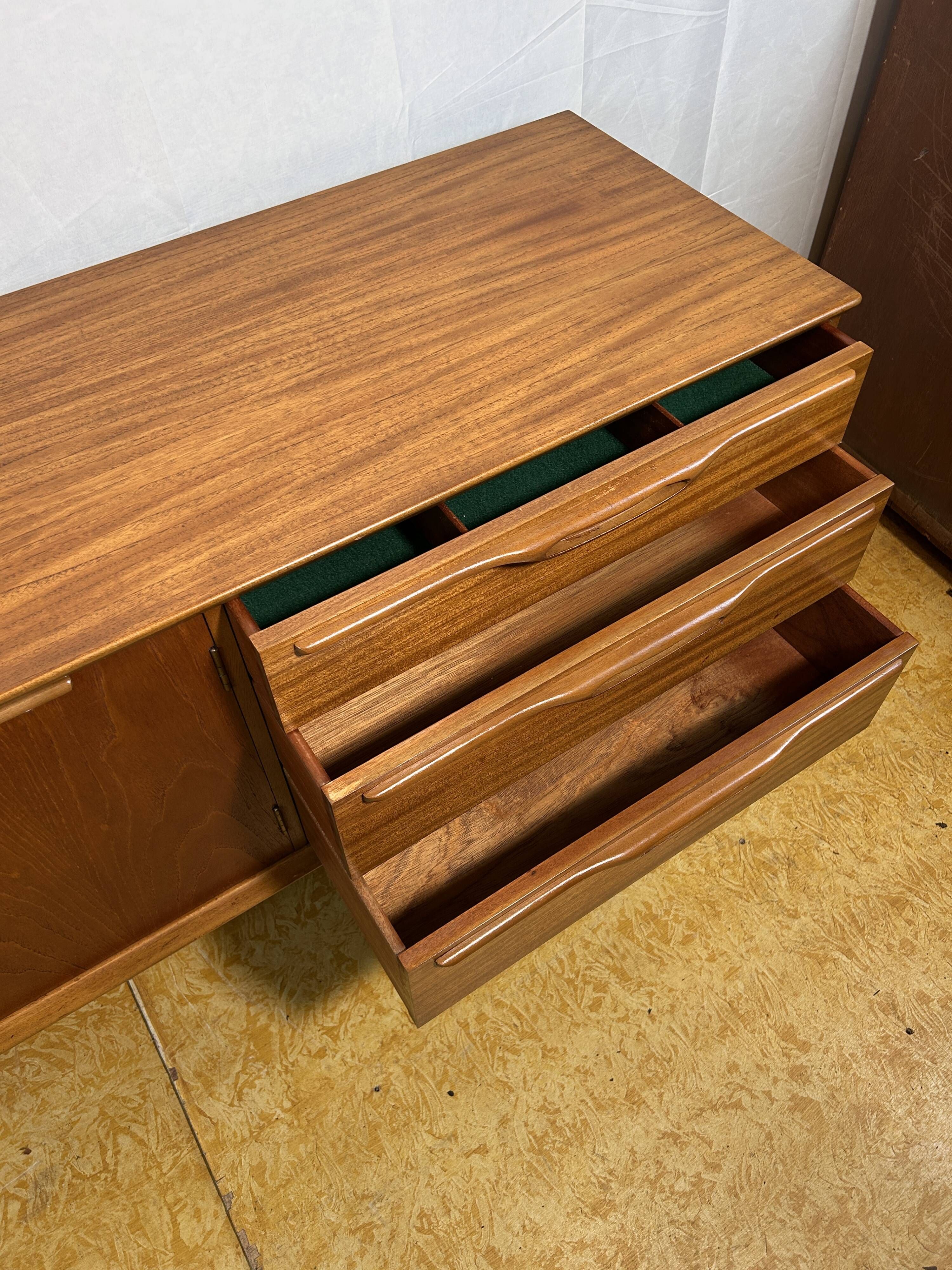 Enfilade en teck par Jentique, 1960