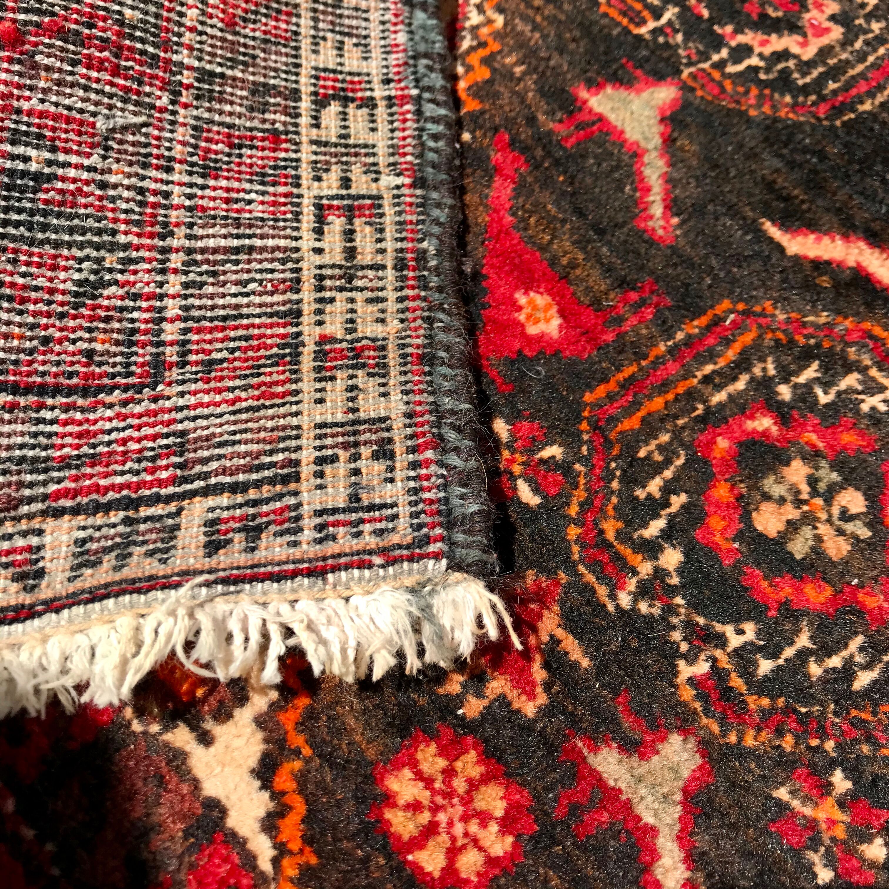 Tapis persan ancien en laine noué main