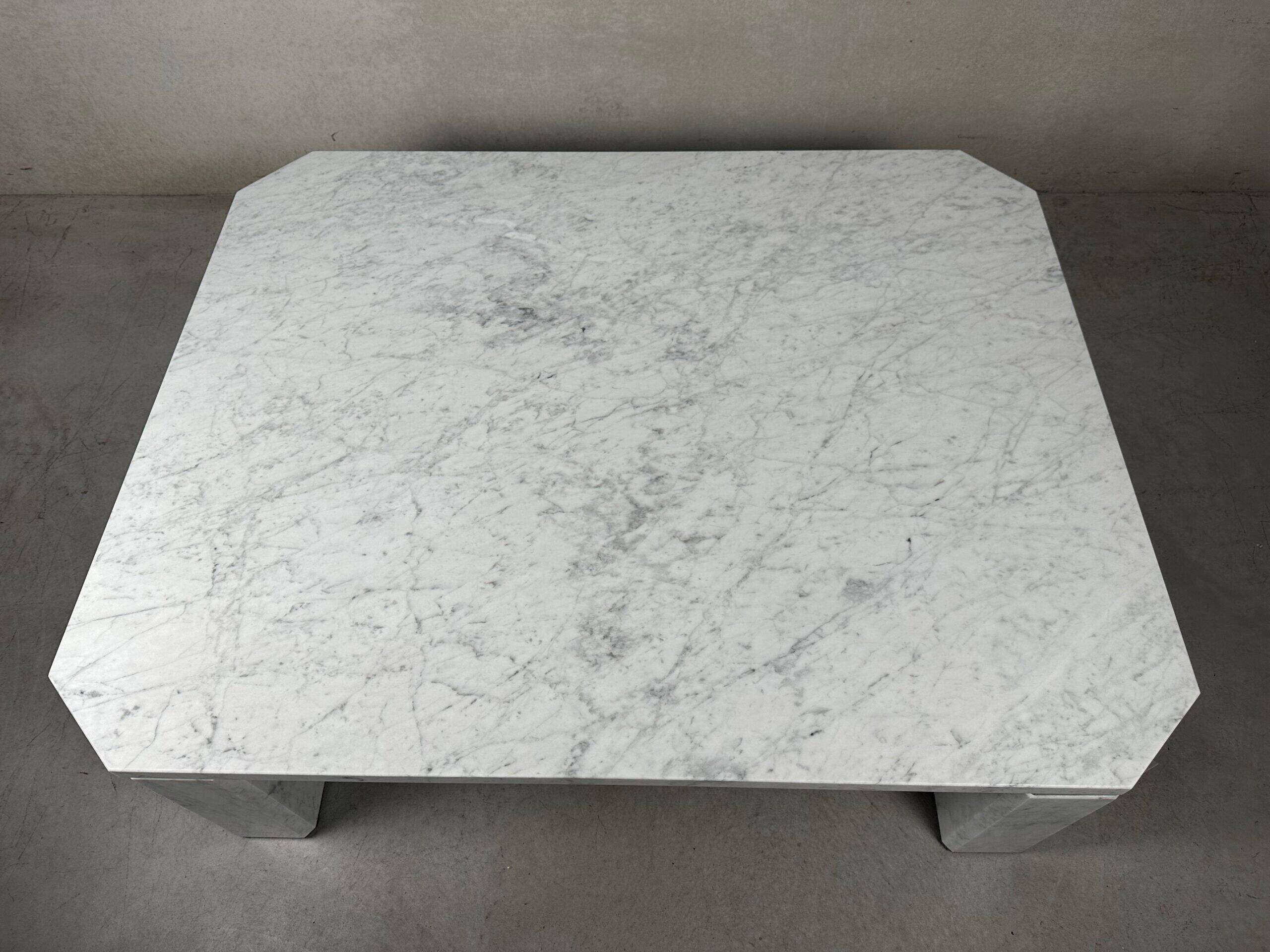 Table basse vintage – marbre de Carrare