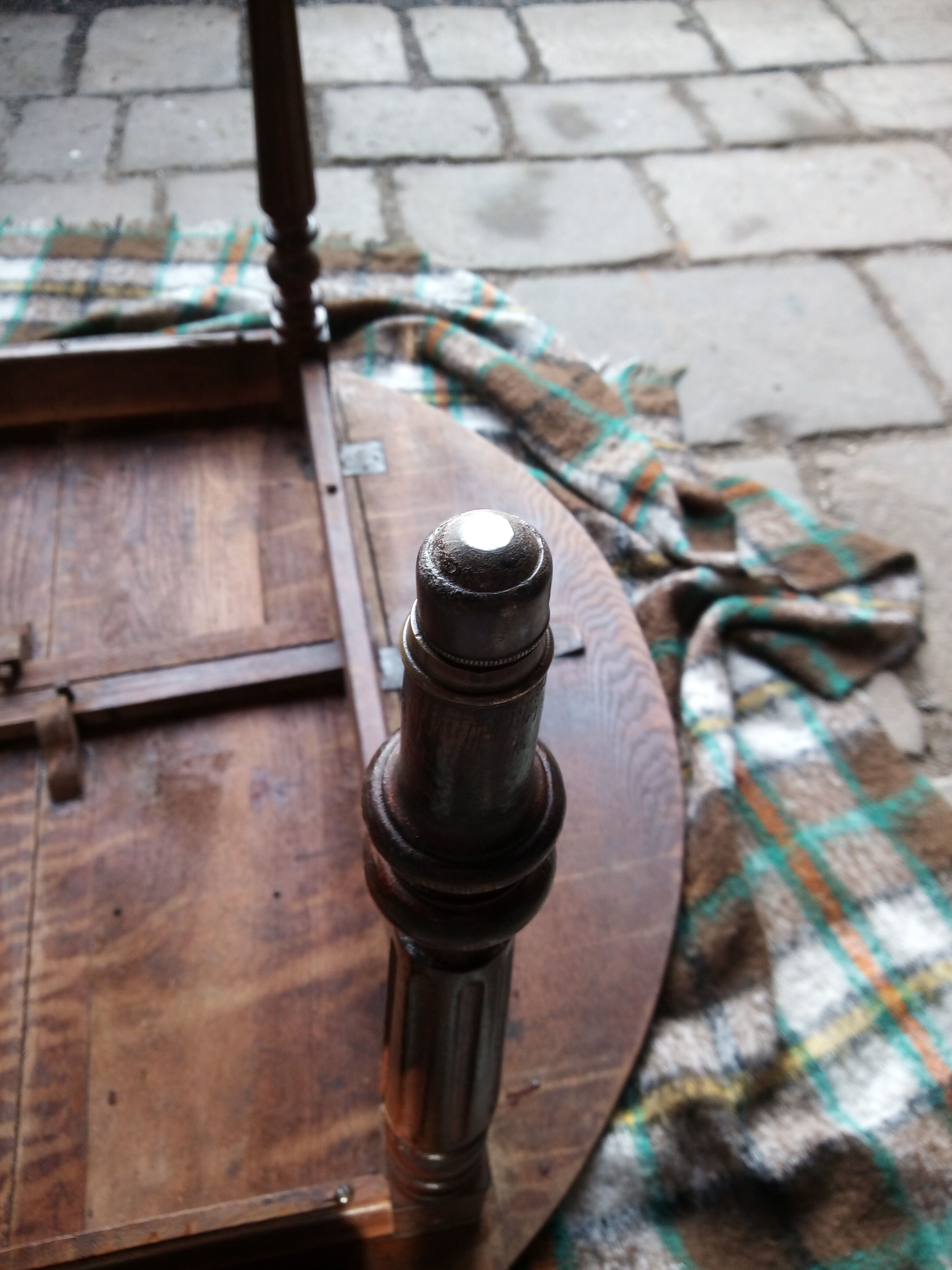 Round table with flap