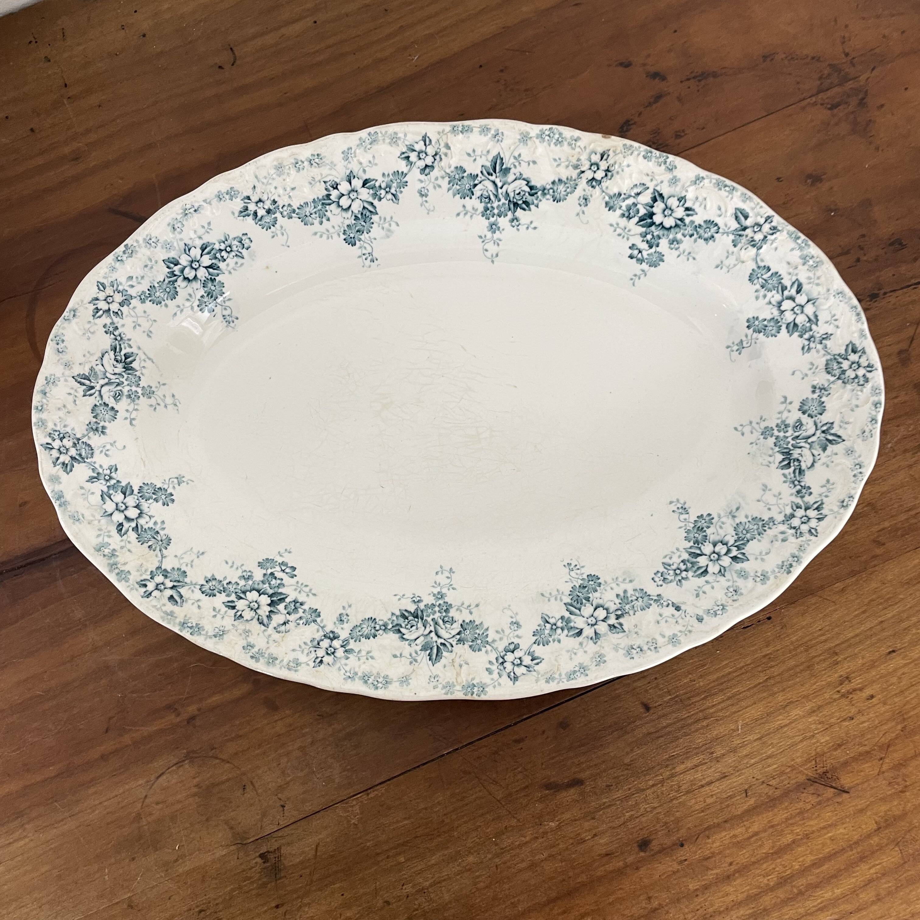 32 cm oval dish in Maastricht earthenware, Clara model