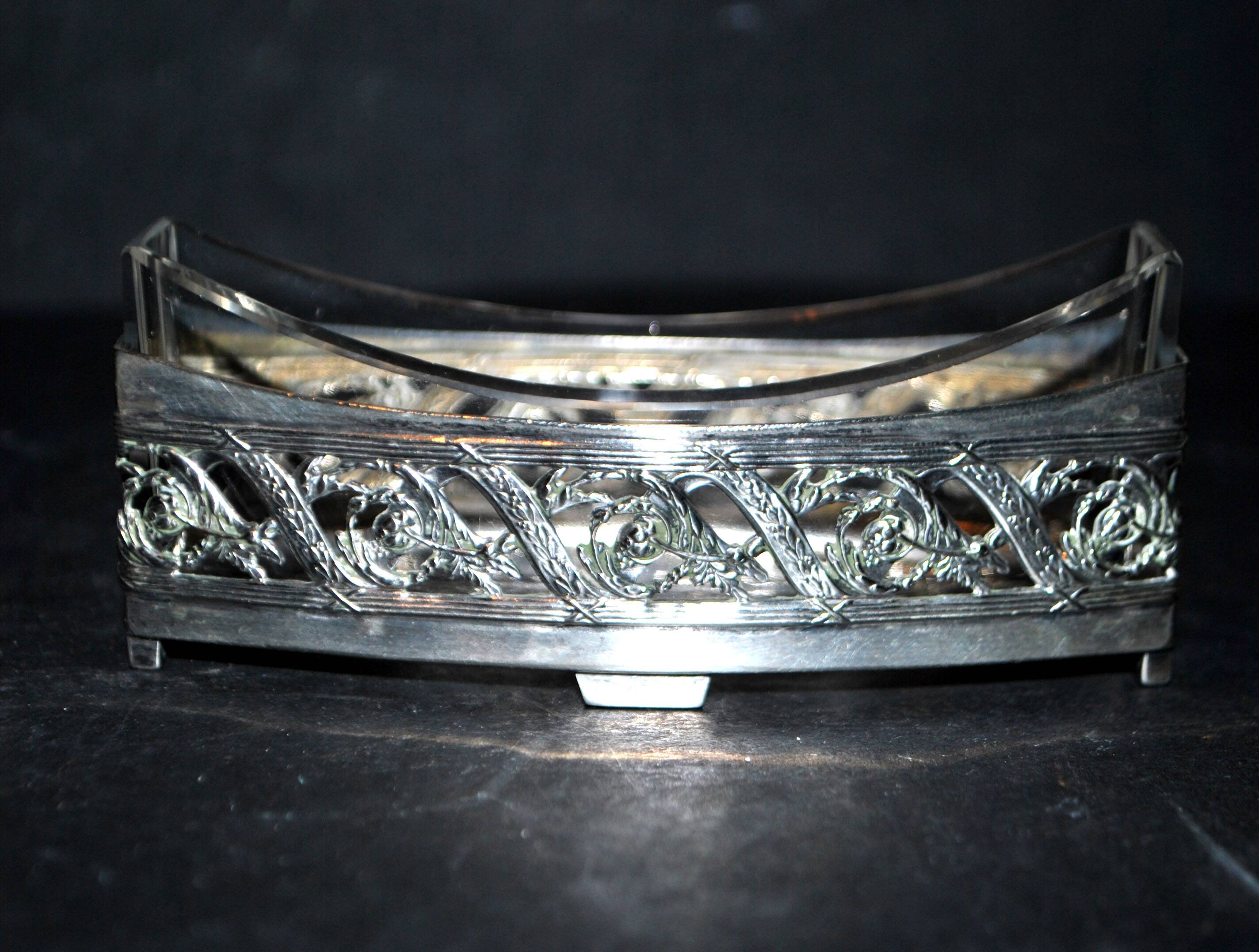 Empire salt shaker in silver metal ALPACA Saleron Napoléon III shuttle laurel frieze