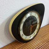 Pendulum black formica