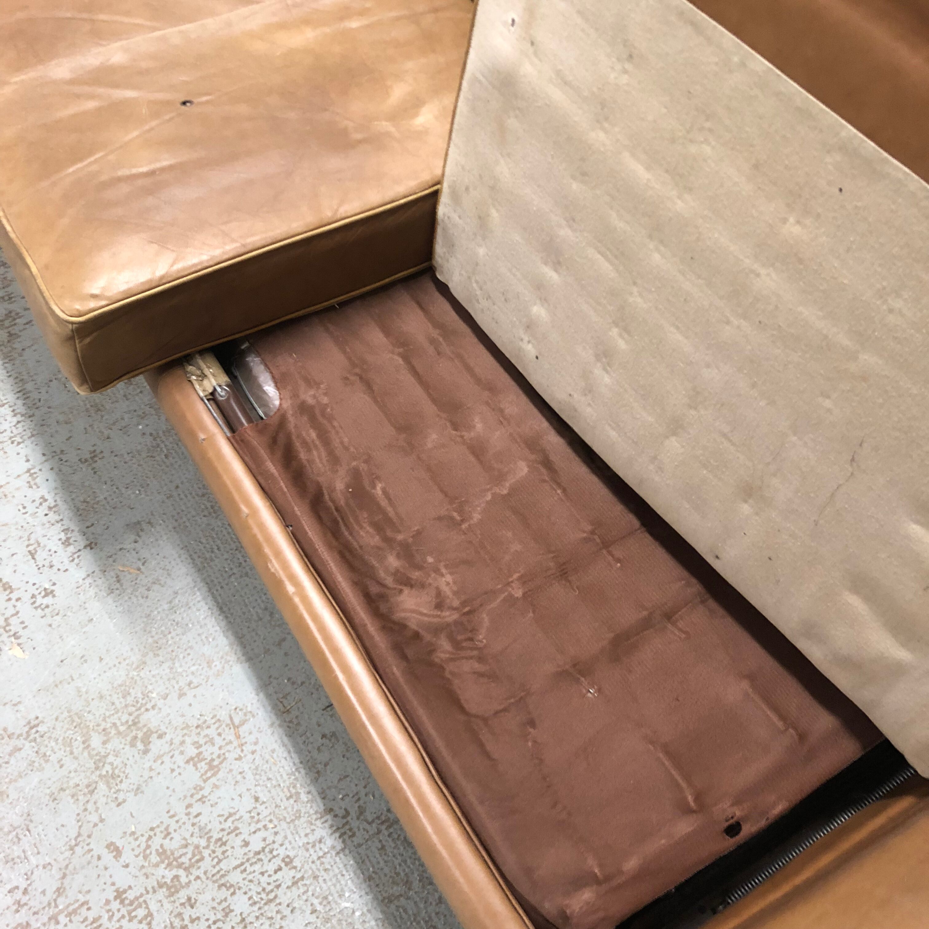 Leather sofa club style Former vintage convertible
