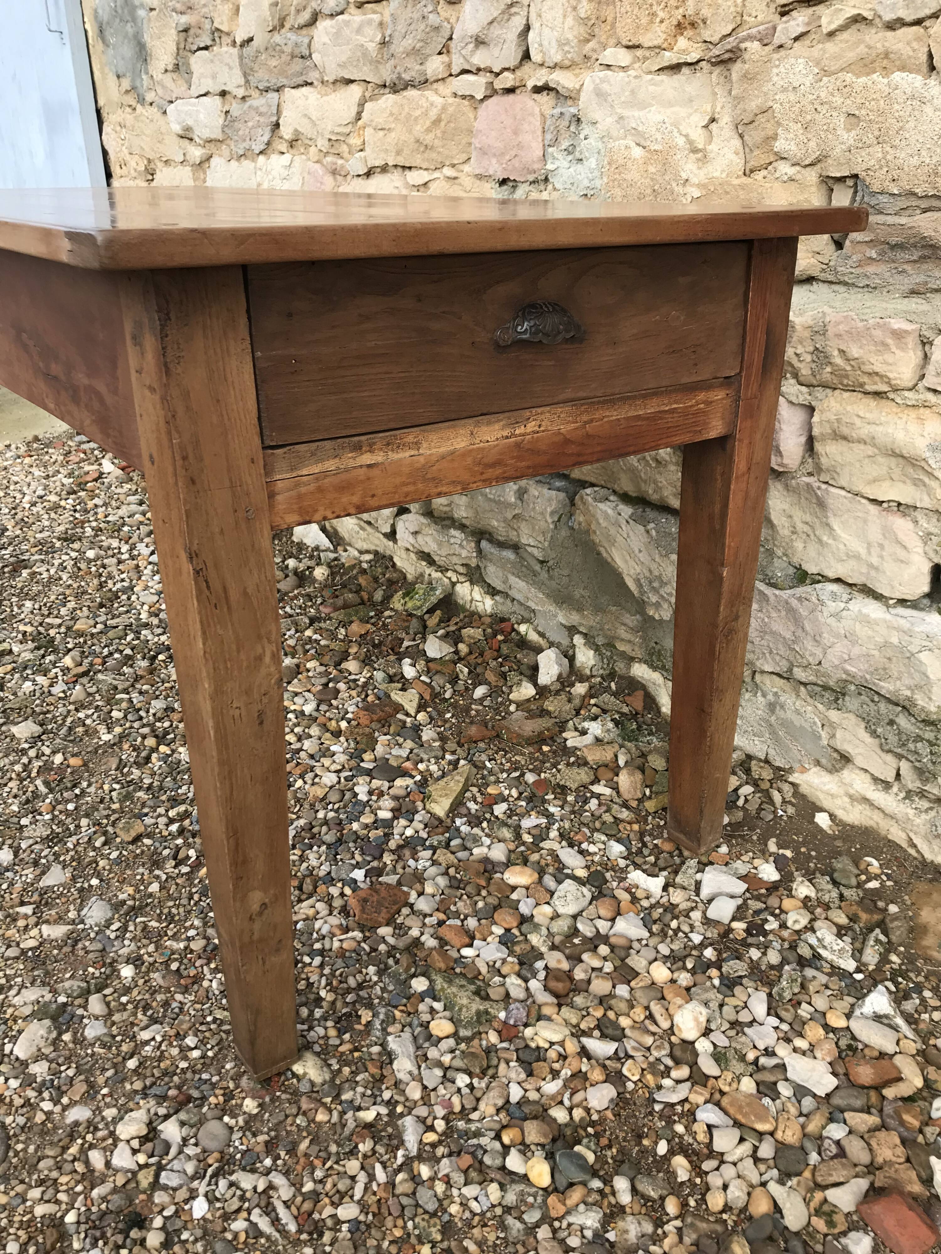 Former 19th century farm in poirier table