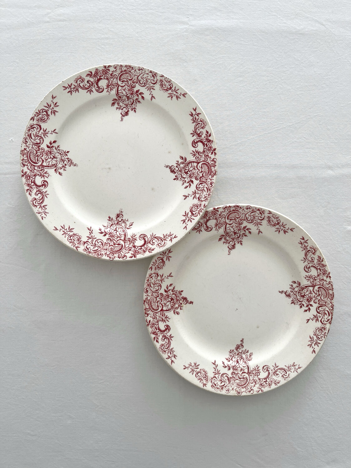 2 flat plates made of ironstone "Louis XV" Choisy le Roi