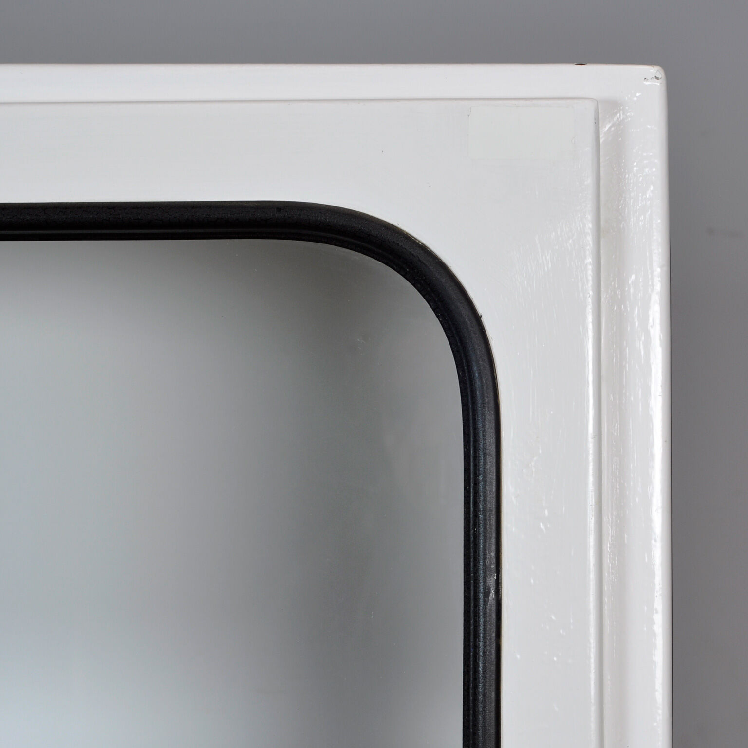 Armoire médicale en verre et fer, années 1970