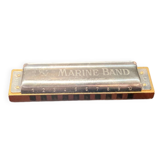 Harmonica en métal et en bois dans sa boîte d'origine