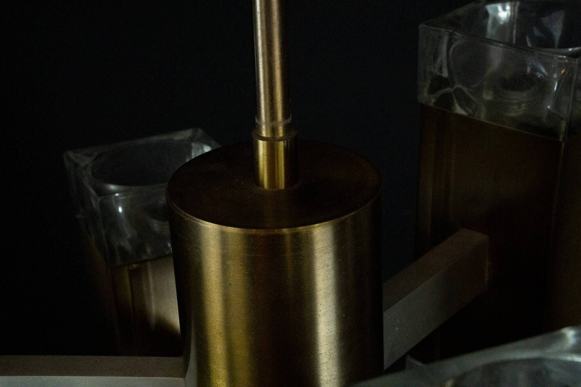 Italian glass and brass 12 lights chandelier produced by Sciolari in the 70