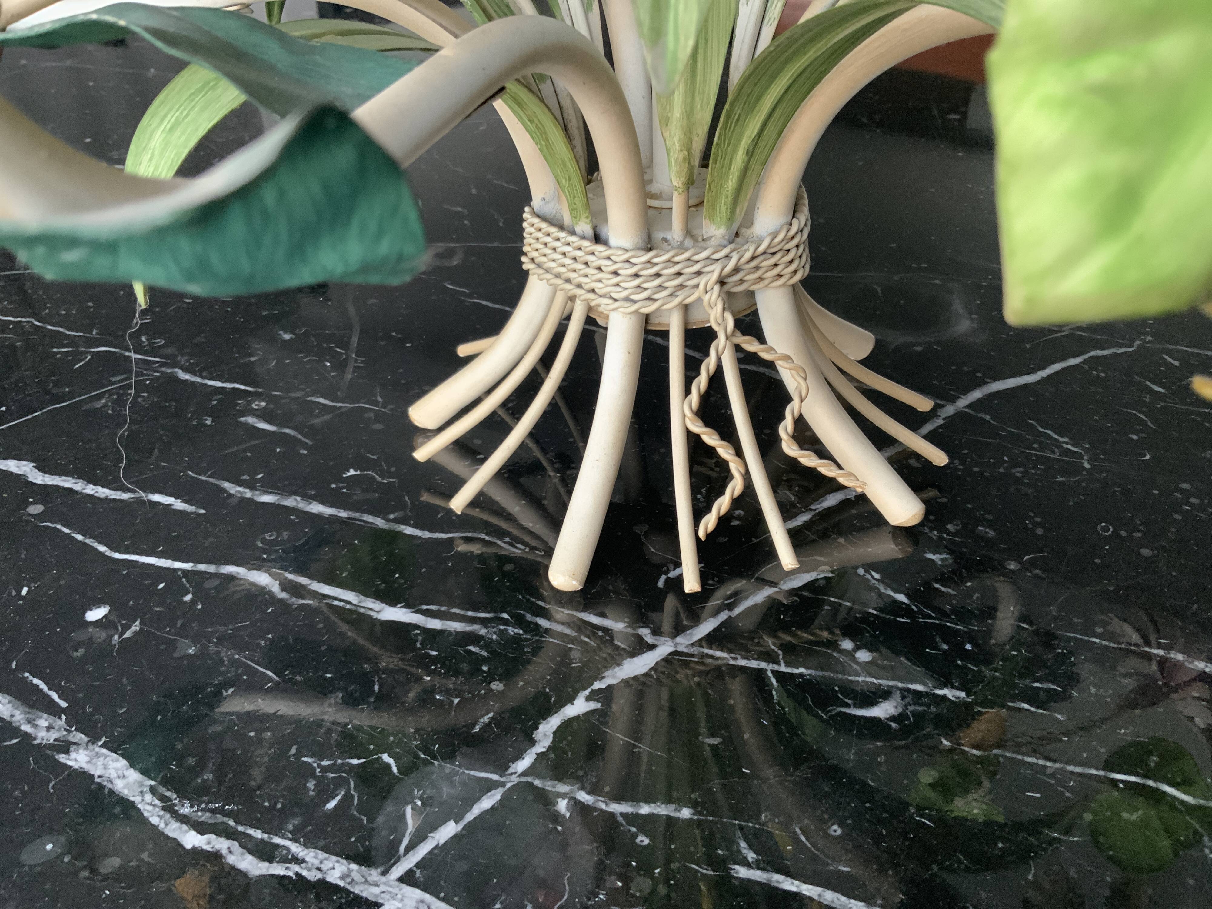 Flowered metal chandelier from the Italian 60s-70s.