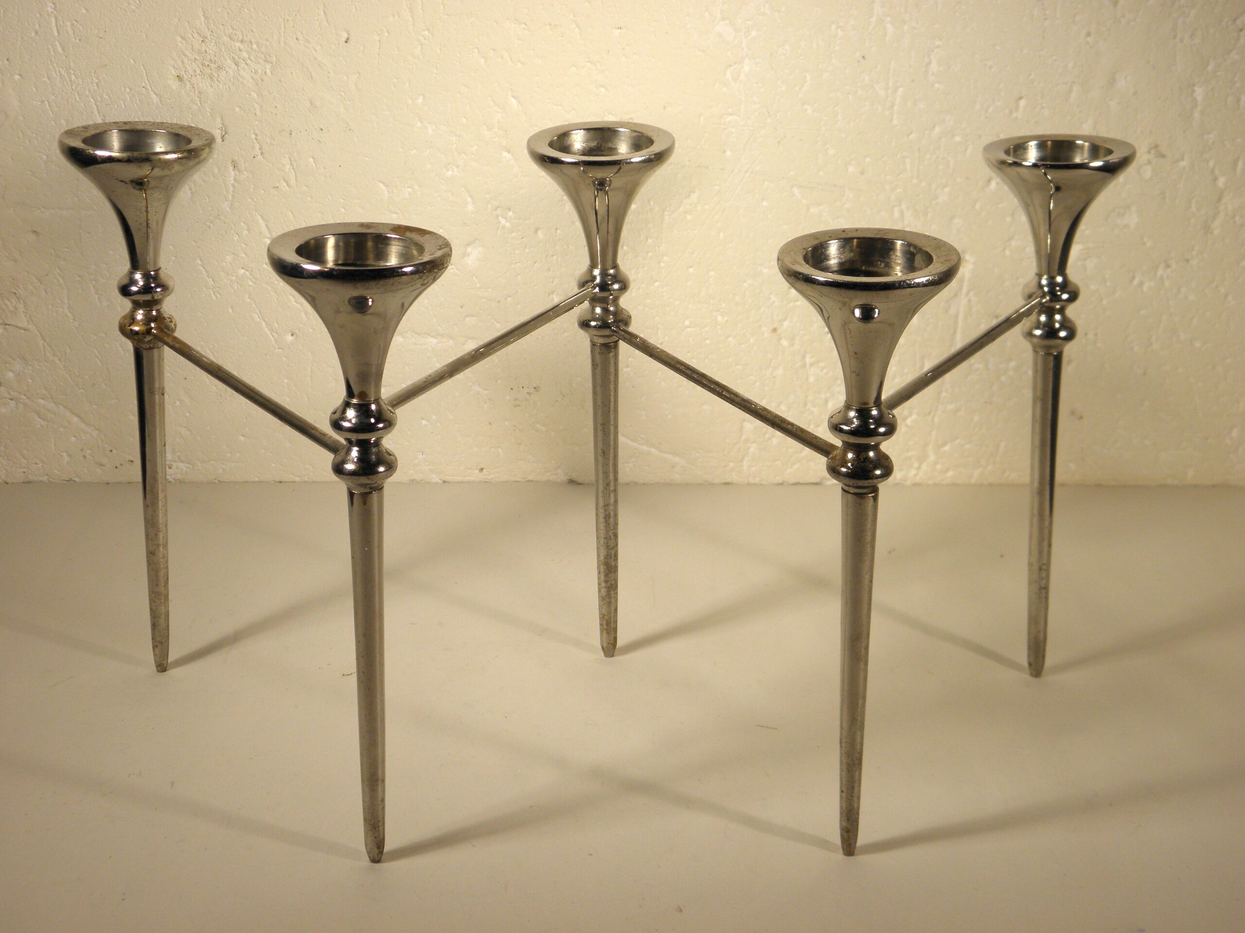 Design chandelier in silver metal