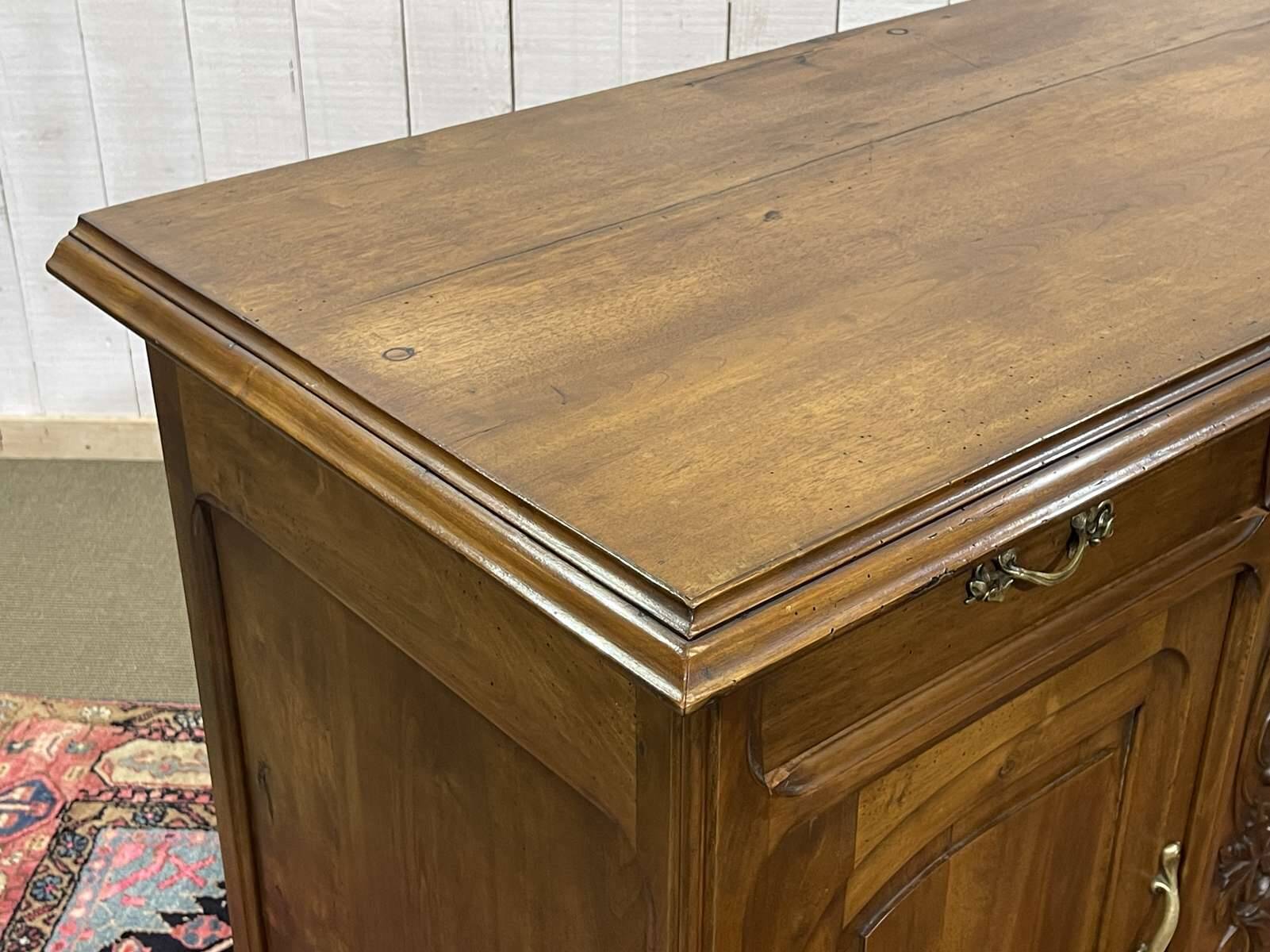 Art Nouveau enfilade in walnut from the early 20th century.