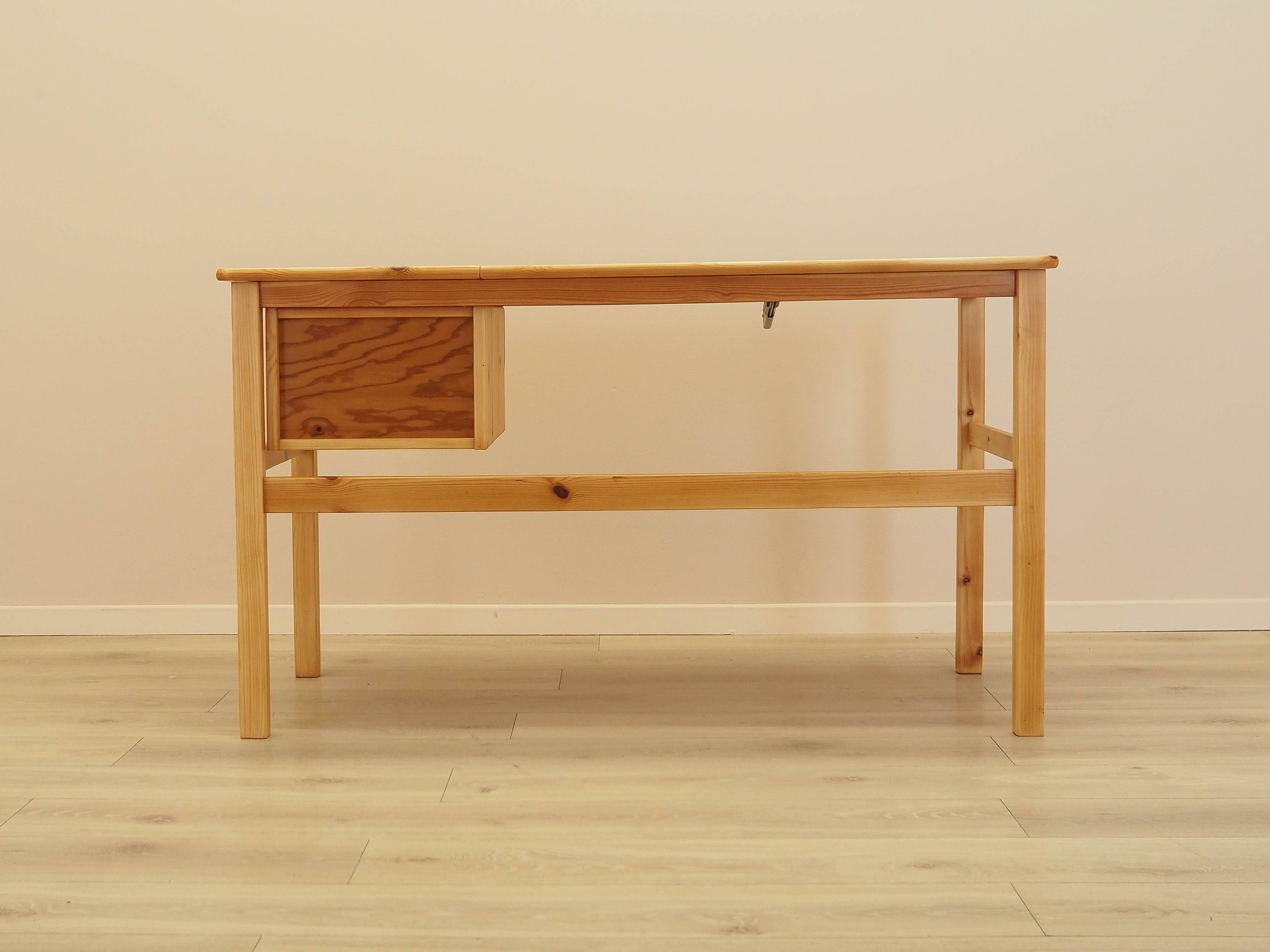 Bureau en pin danois avec plateau réglable, années 1990