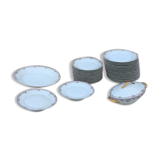 Porcelain table service