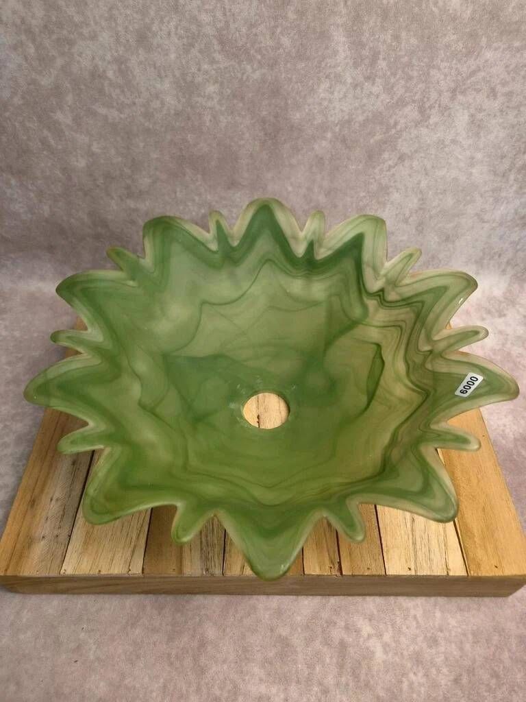 Large vintage marbled green glass lampshade – star-shaped flower design – 35 cm