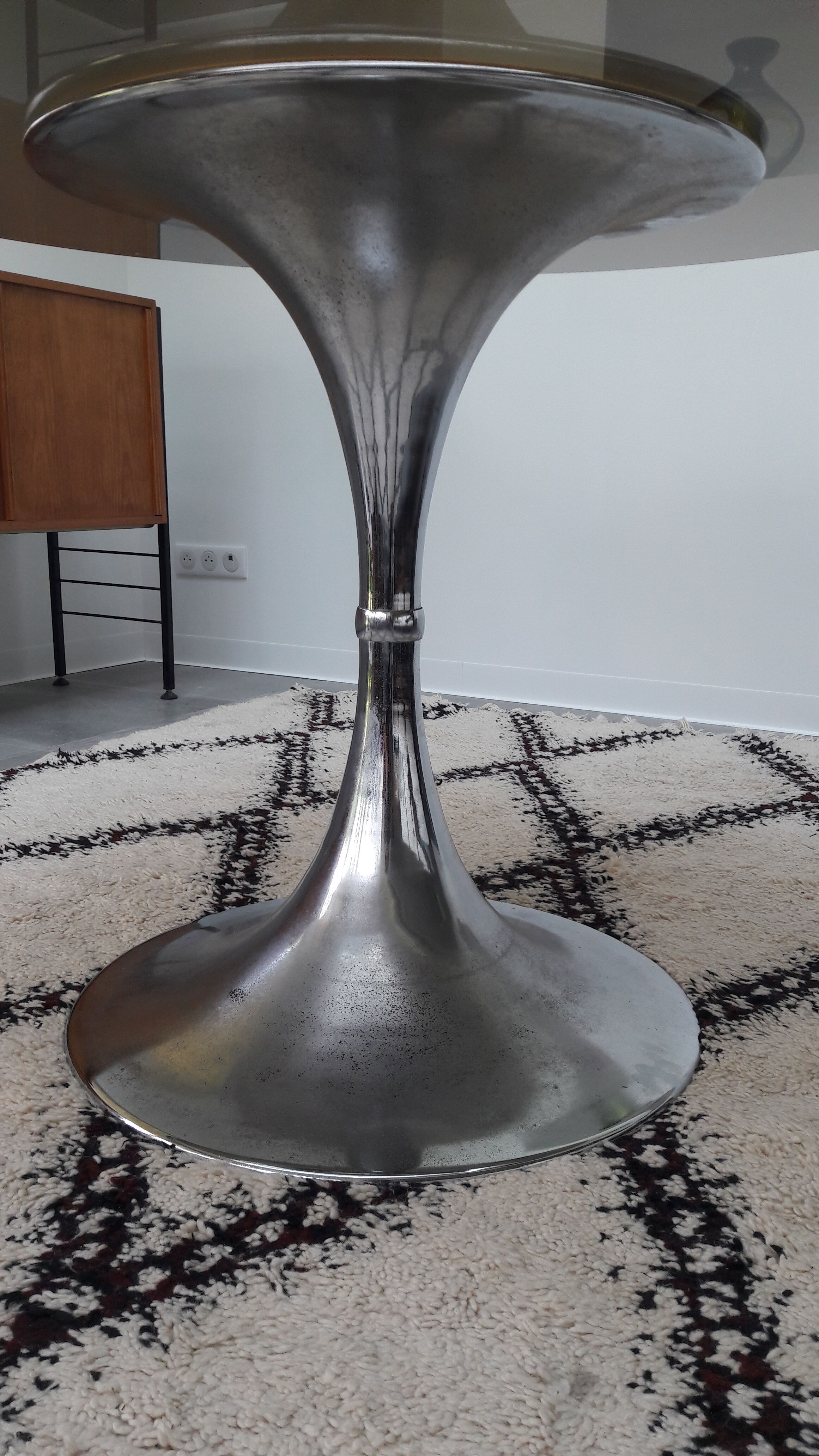 Table pied tulipe chromé années 70
