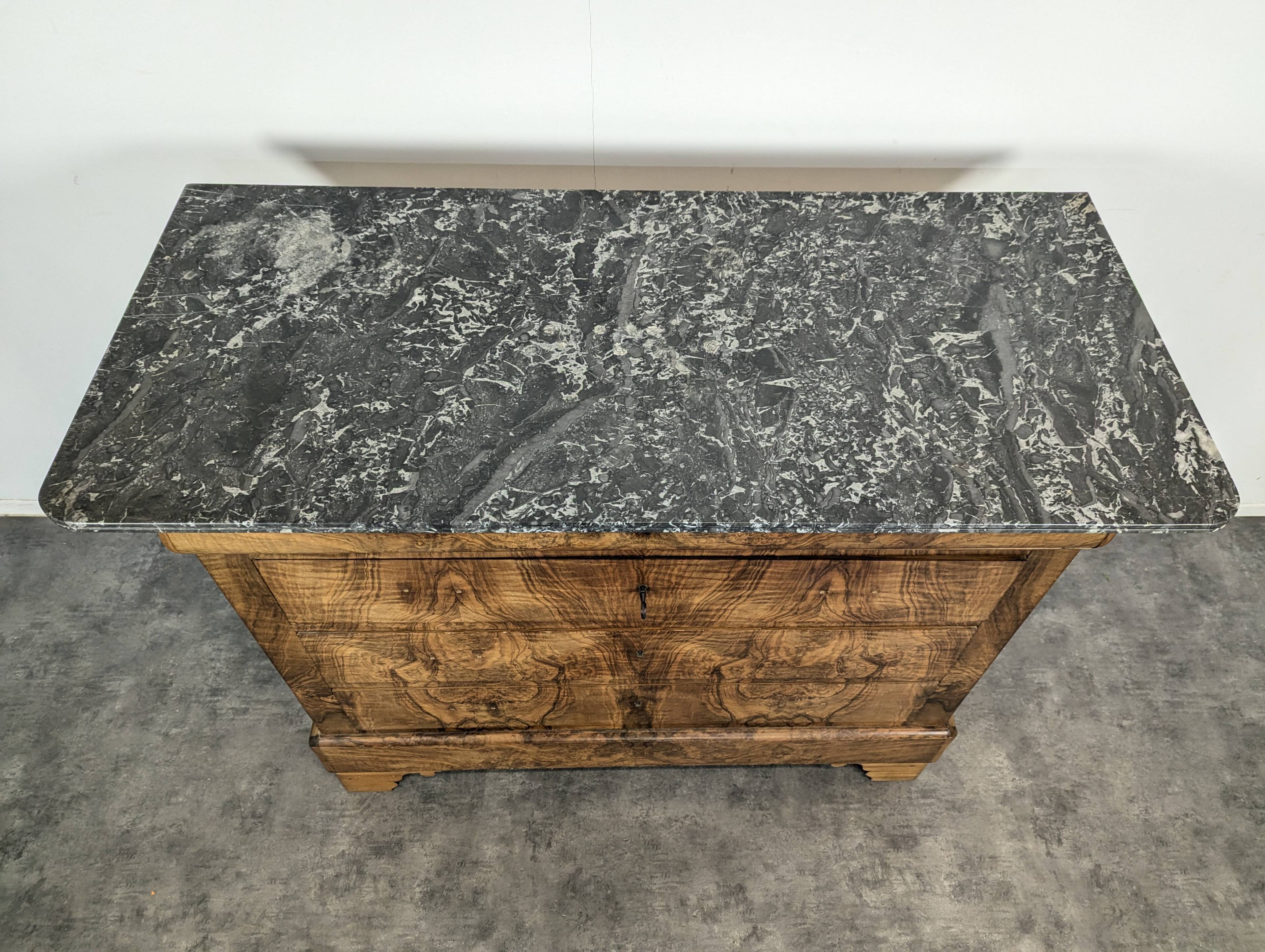 Commode Louis Philippe en acajou flammé