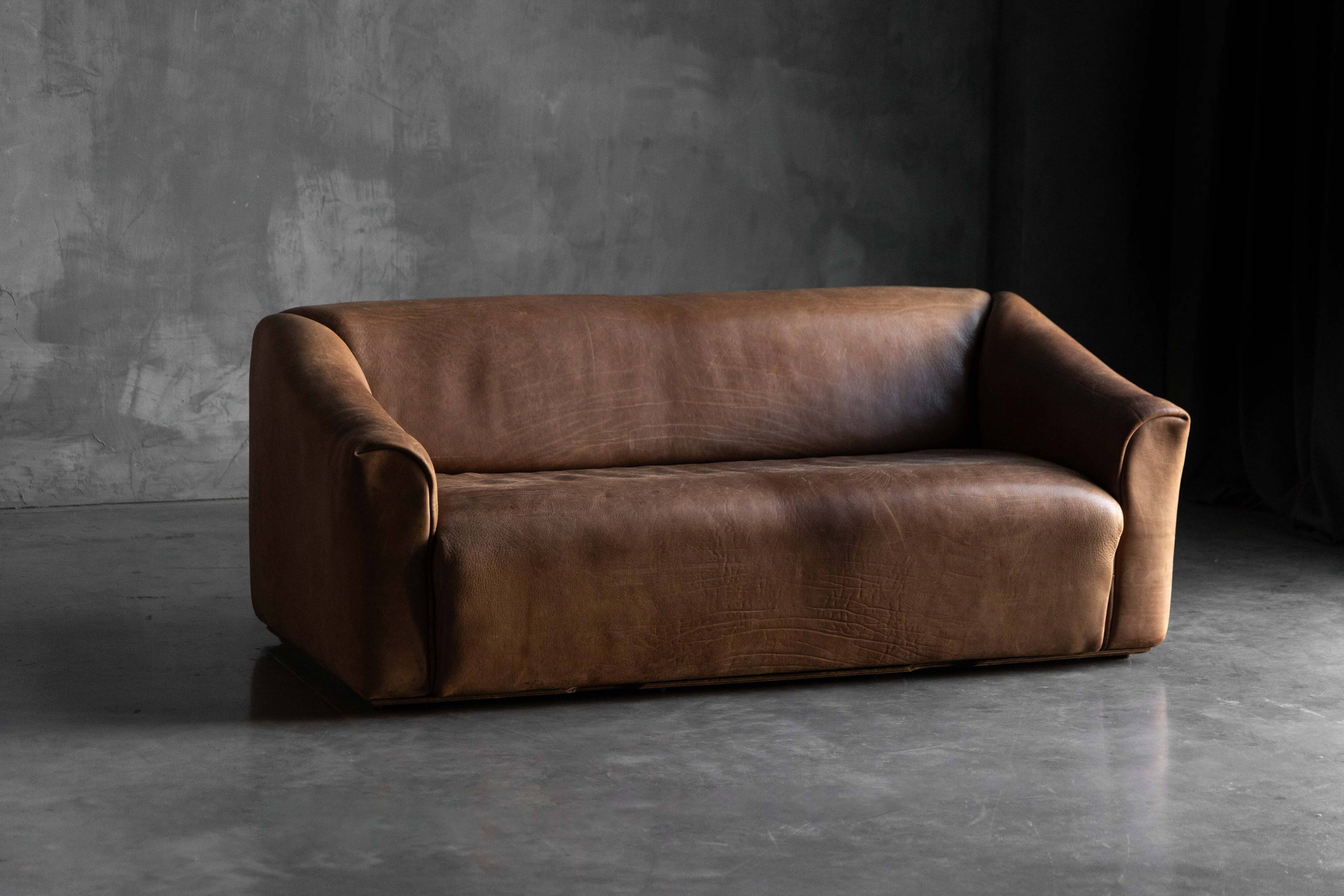 De Sede DS-47 bullhide leather sofa, Switzerland, 1970s