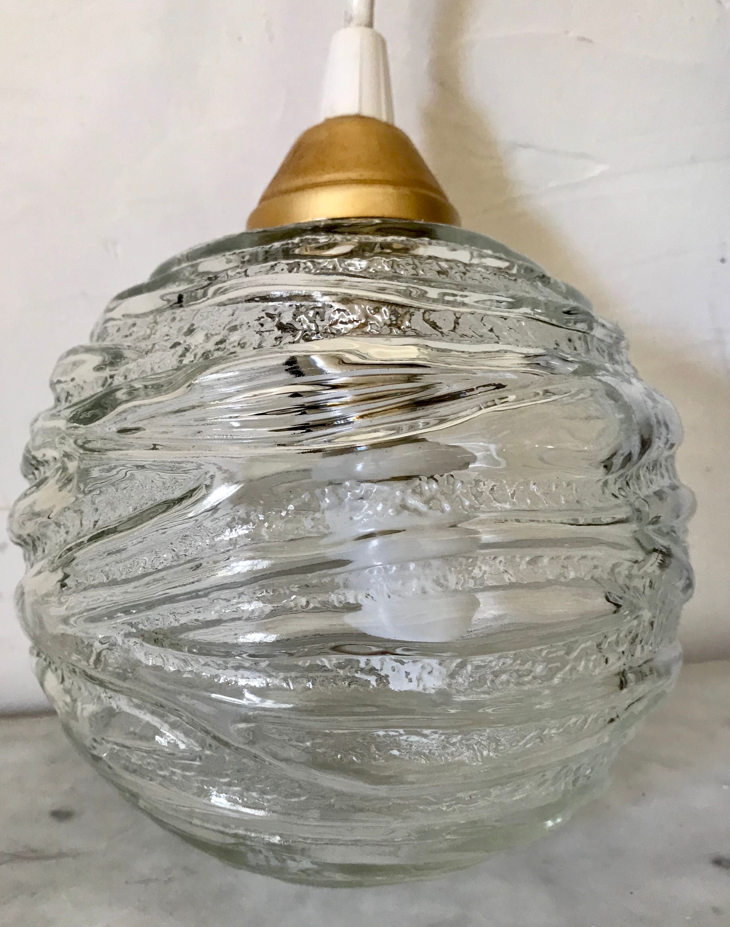 Vintage glass ball suspension