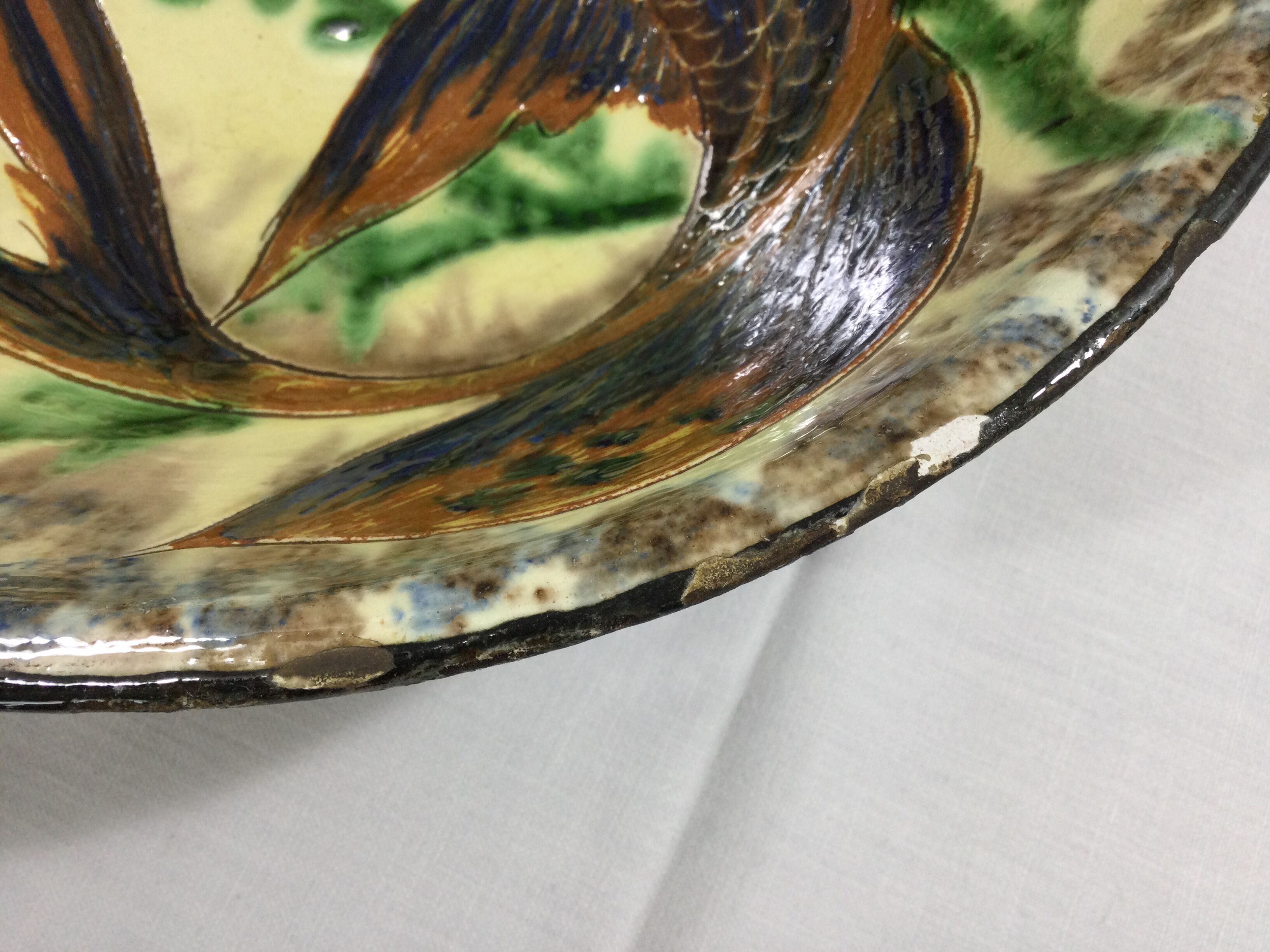 Earthenware bowl with fish decoration