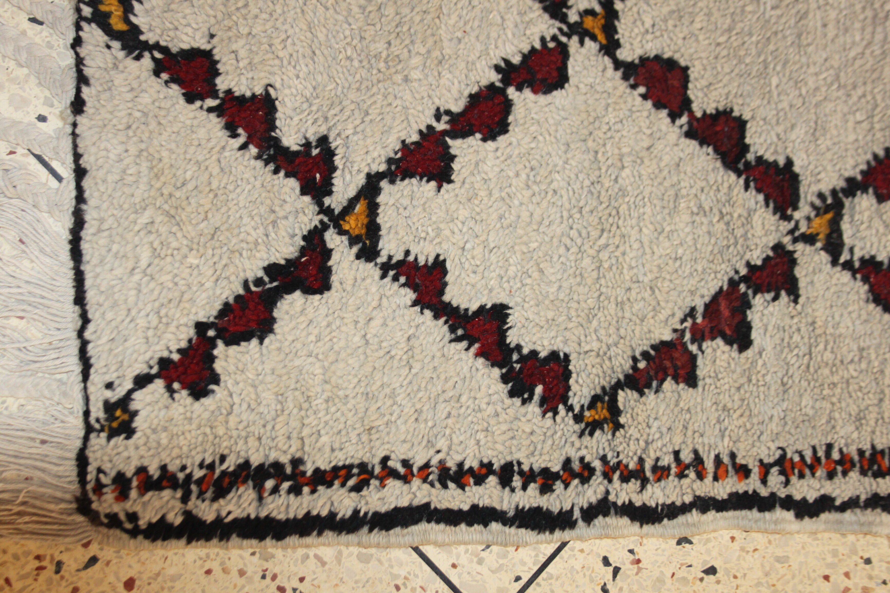 Former Berber carpet Beni Ouarain of the Moroccan Middle Atlas 135x81cm